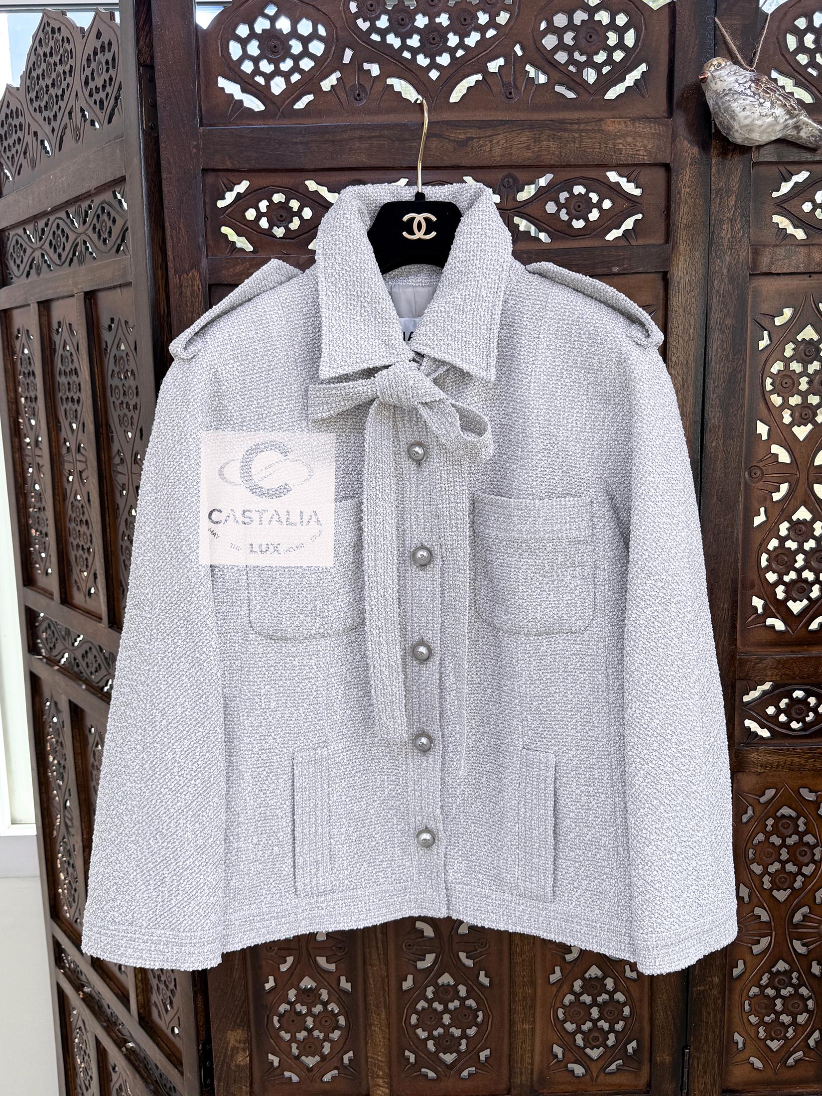 Chanel Neue silbergraue Tweed-Jacke mit Schleife 42 FR für Damen oder Herren