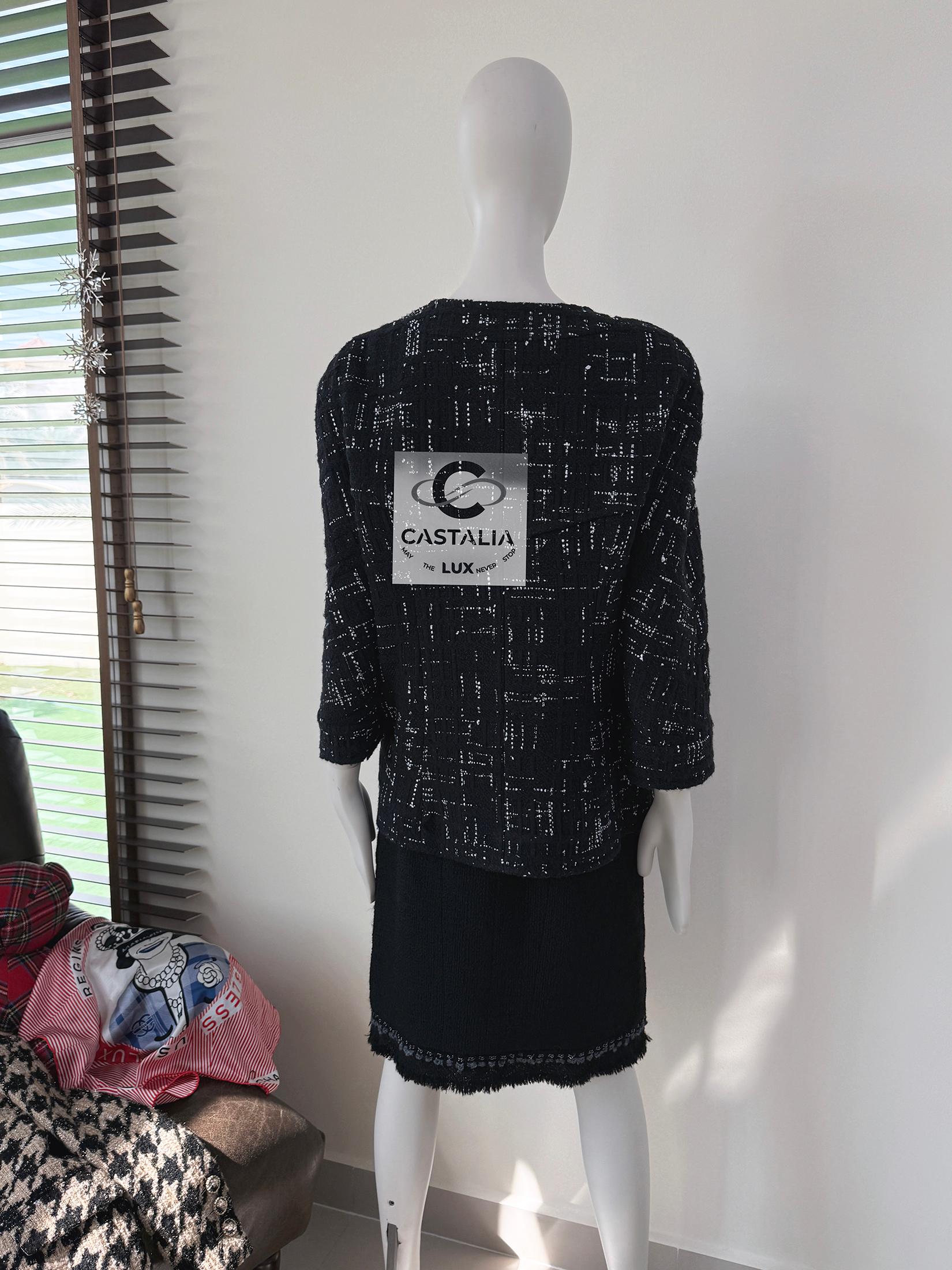 Chanel Nuevo CC Botones de eslabón de cadena Chaqueta de tweed negro 46 FR en venta 8