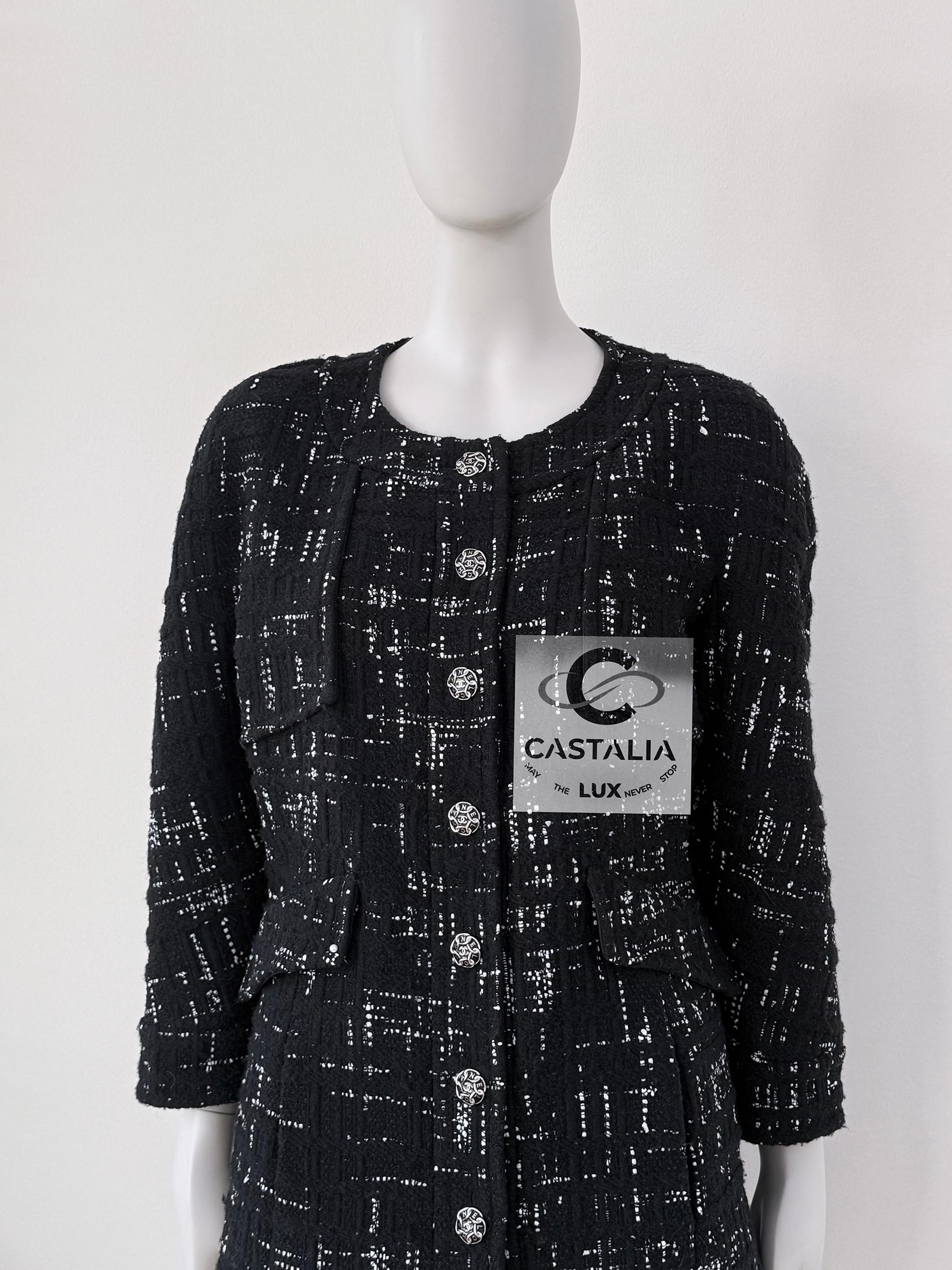 Chanel Nuevo CC Botones de eslabón de cadena Chaqueta de tweed negro 46 FR en venta 2