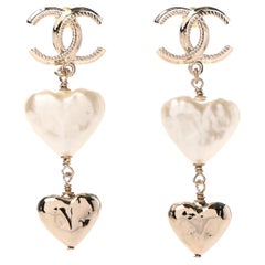 CHANEL NEW CC Faux Pearl Gold Metal Heart Evening Dangle Drop Earrings