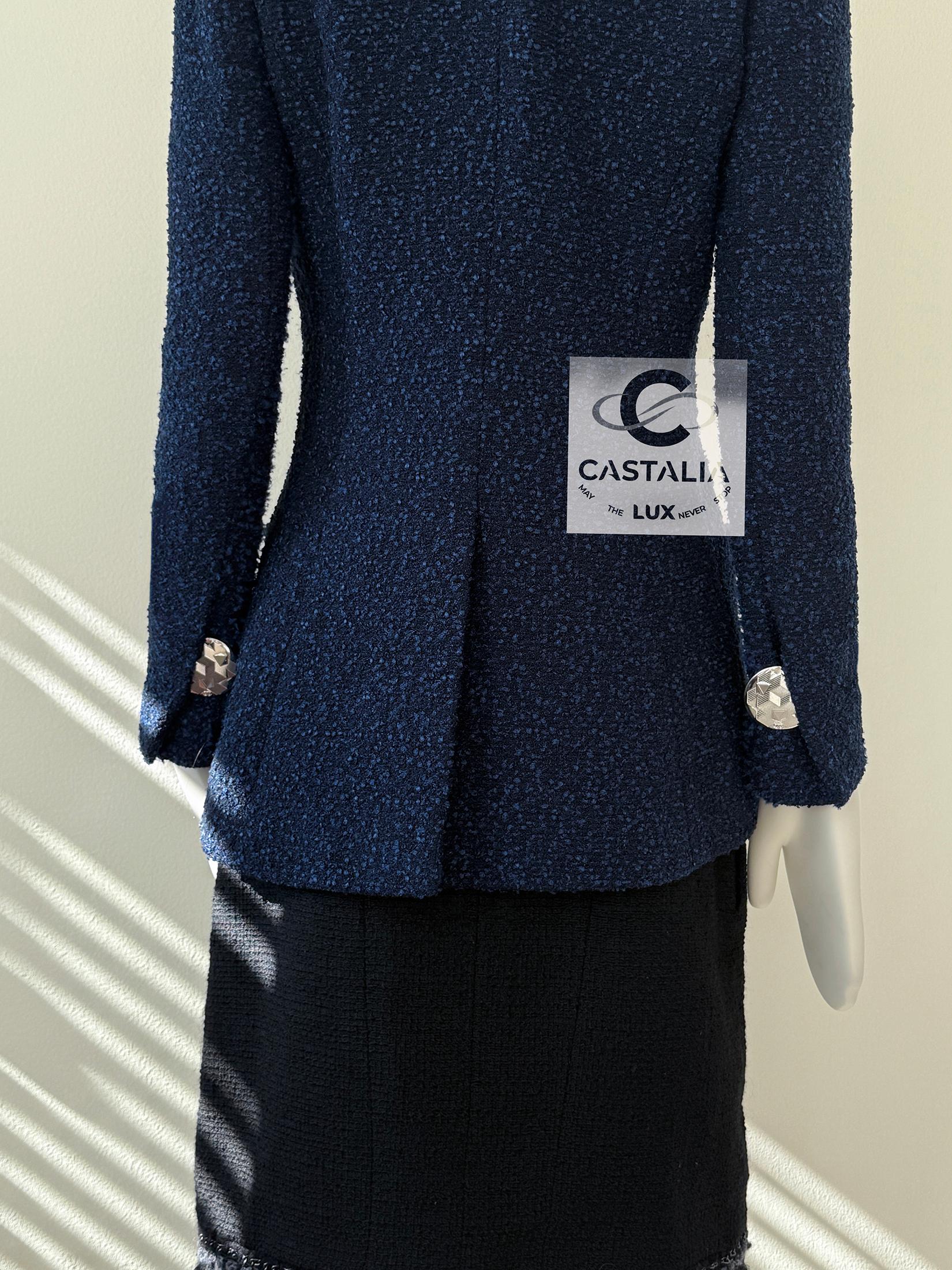 Women's or Men's Chanel New CC Giant Buttons Navy Tweed Jacket 36 FR