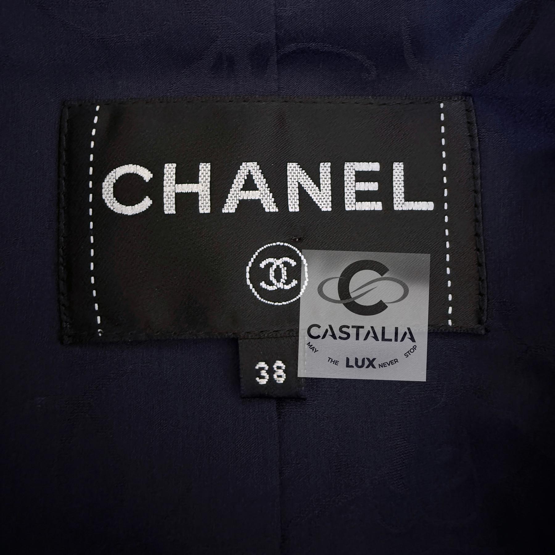 CHANEL New CC Giant Buttons Navy Tweed Jacket 38 FR en vente 7