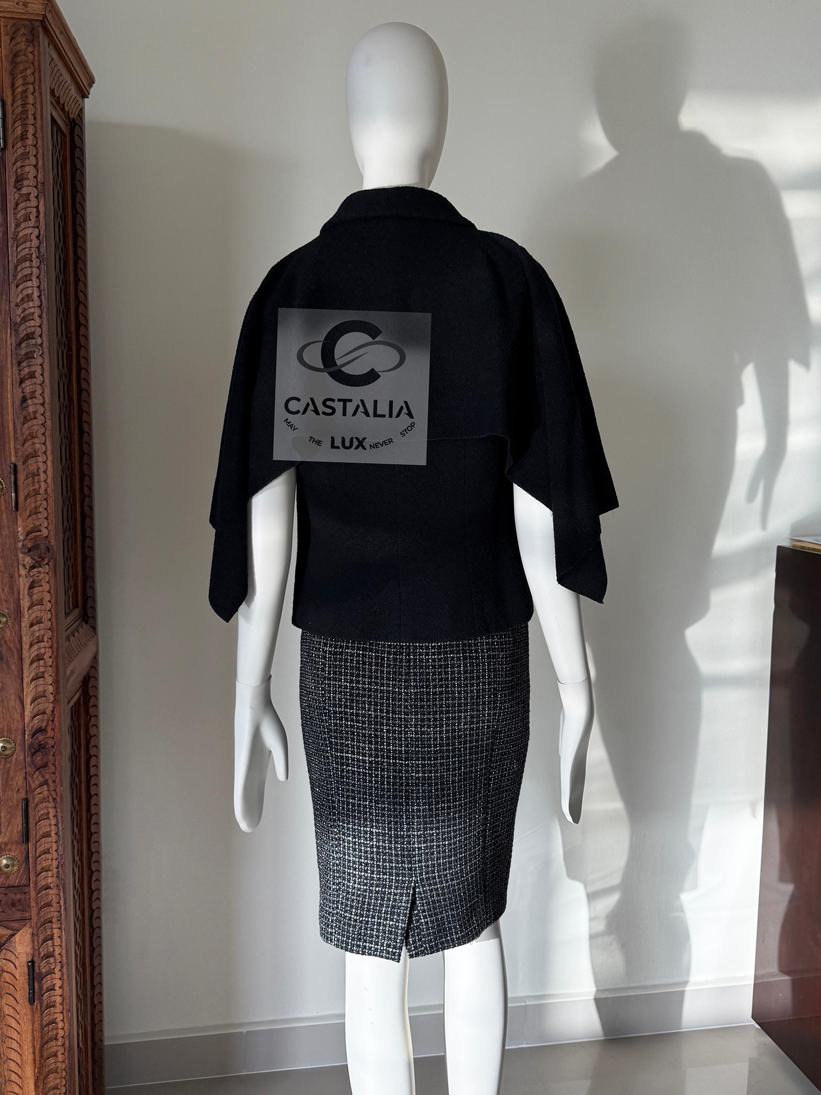 Chanel New CC Gripoix Buttons Black Tweed Cape Jacket 40 FR For Sale 11