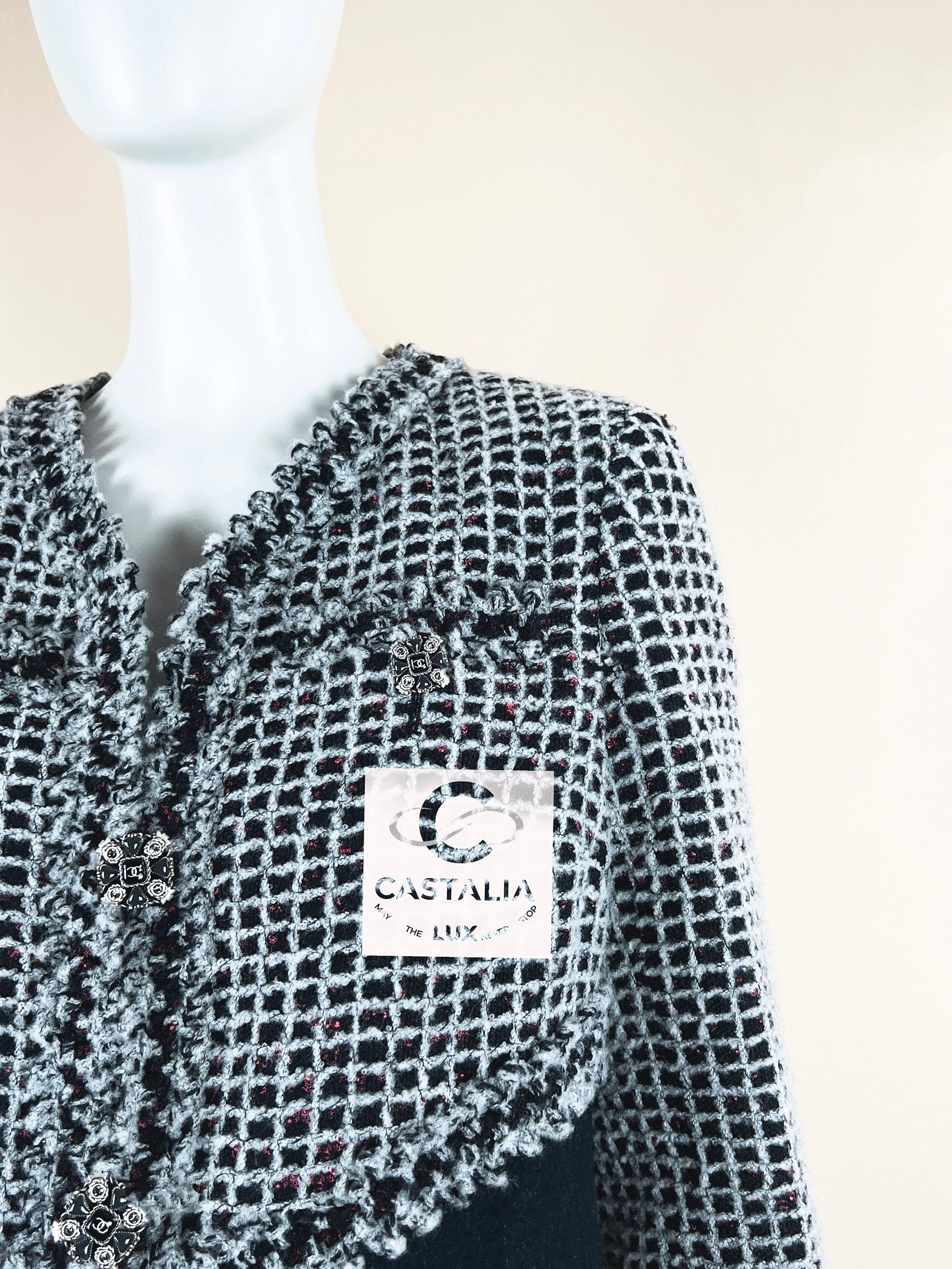 Chanel Neu CC Gripoix Buttons Schwarze Tweed-Jacke mit Knopfleisten 36 FR im Angebot 8