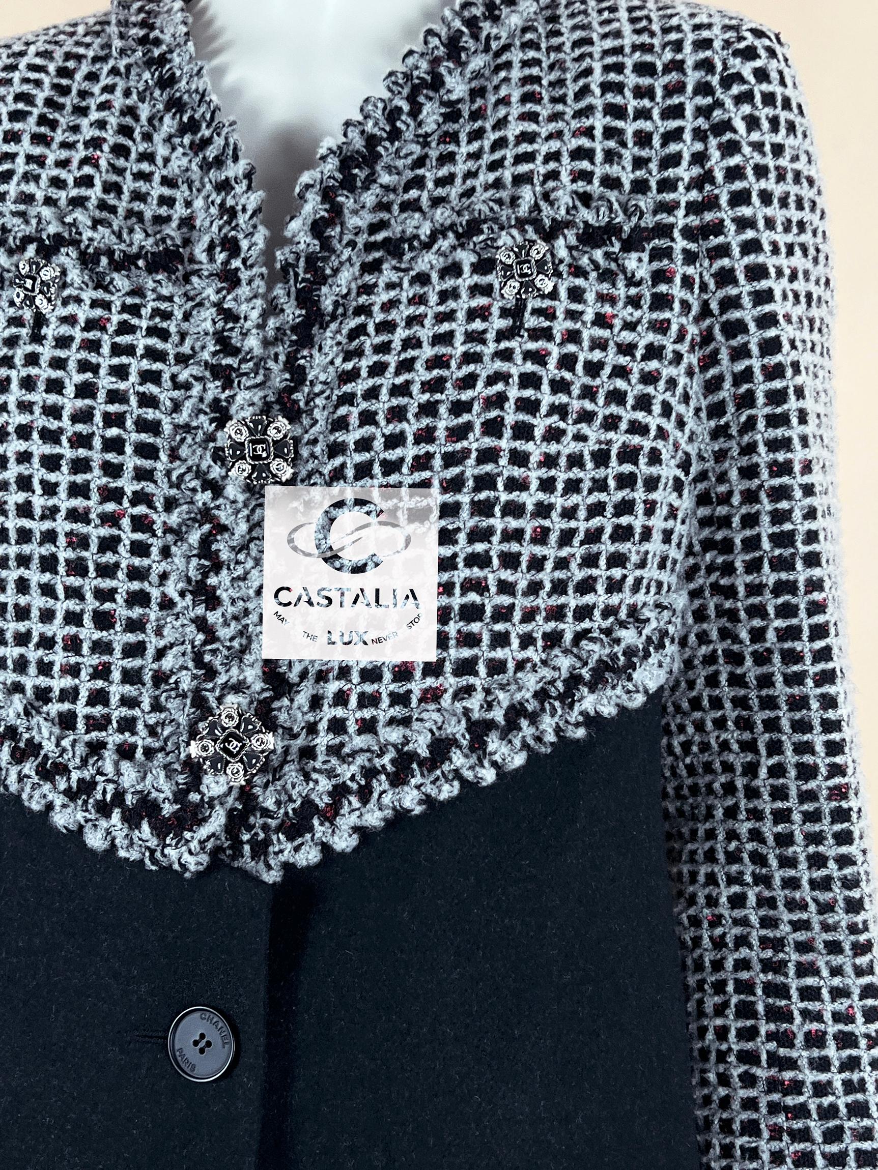 Chanel Neu CC Gripoix Buttons Schwarze Tweed-Jacke mit Knopfleisten 36 FR im Angebot 9