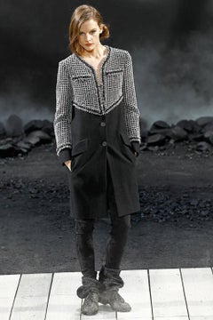 Chanel New CC Gripoix Buttons Black Tweed Jacket 36 FR