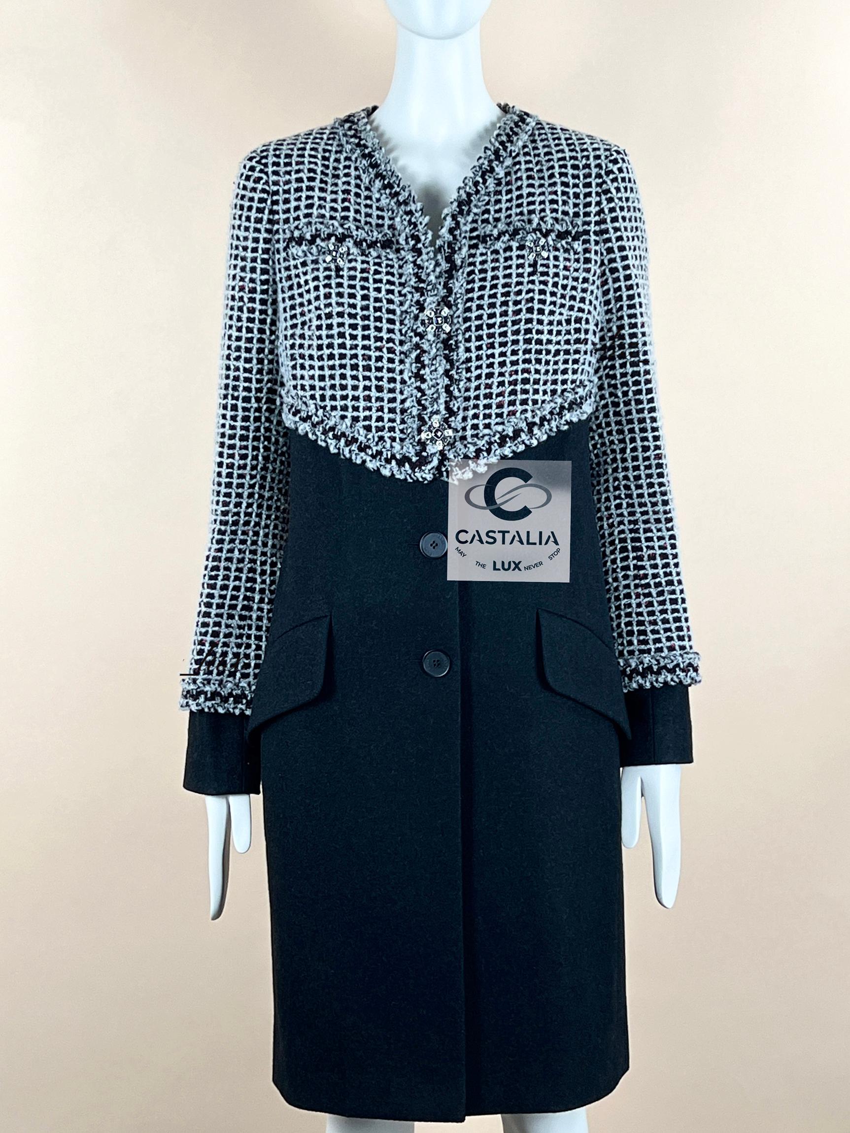 Chanel Neu CC Gripoix Buttons Schwarze Tweed-Jacke mit Knopfleisten 36 FR im Angebot 1