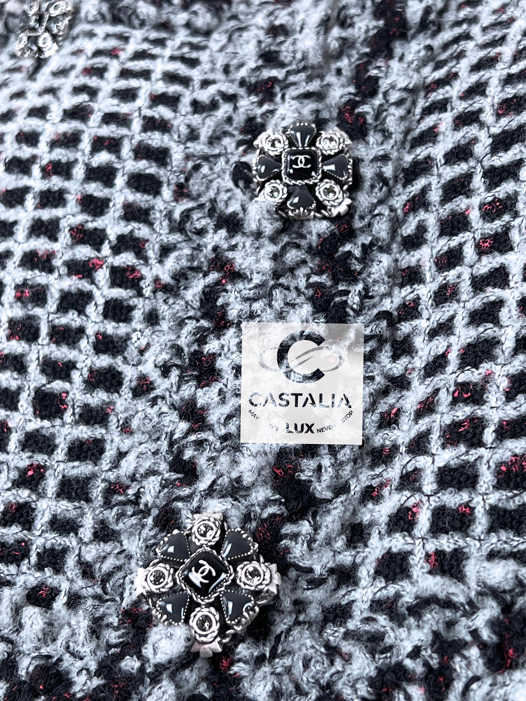 Chanel Neu CC Gripoix Buttons Schwarze Tweed-Jacke mit Knopfleisten 36 FR im Angebot 4