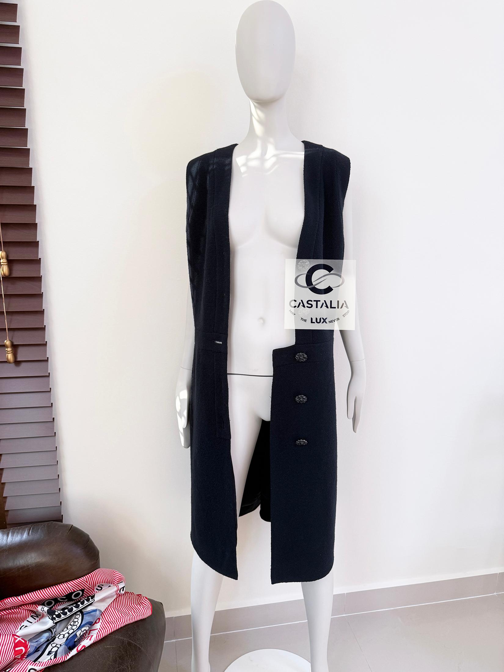 Chanel Paris / Dubai CC Gripoix Buttons Tweed Vest 46 FR For Sale 6