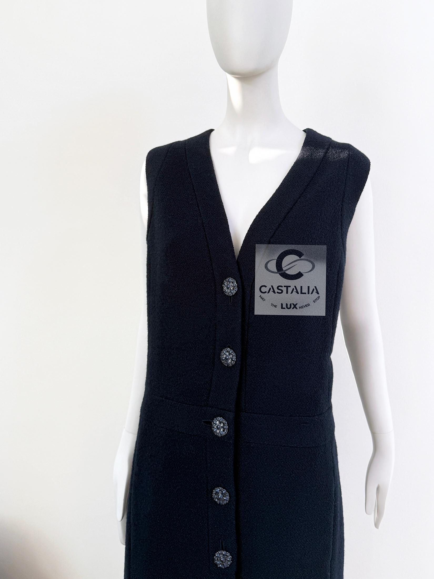 Chanel New CC Gripoix Buttons Tweed Dress 46 FR For Sale 9