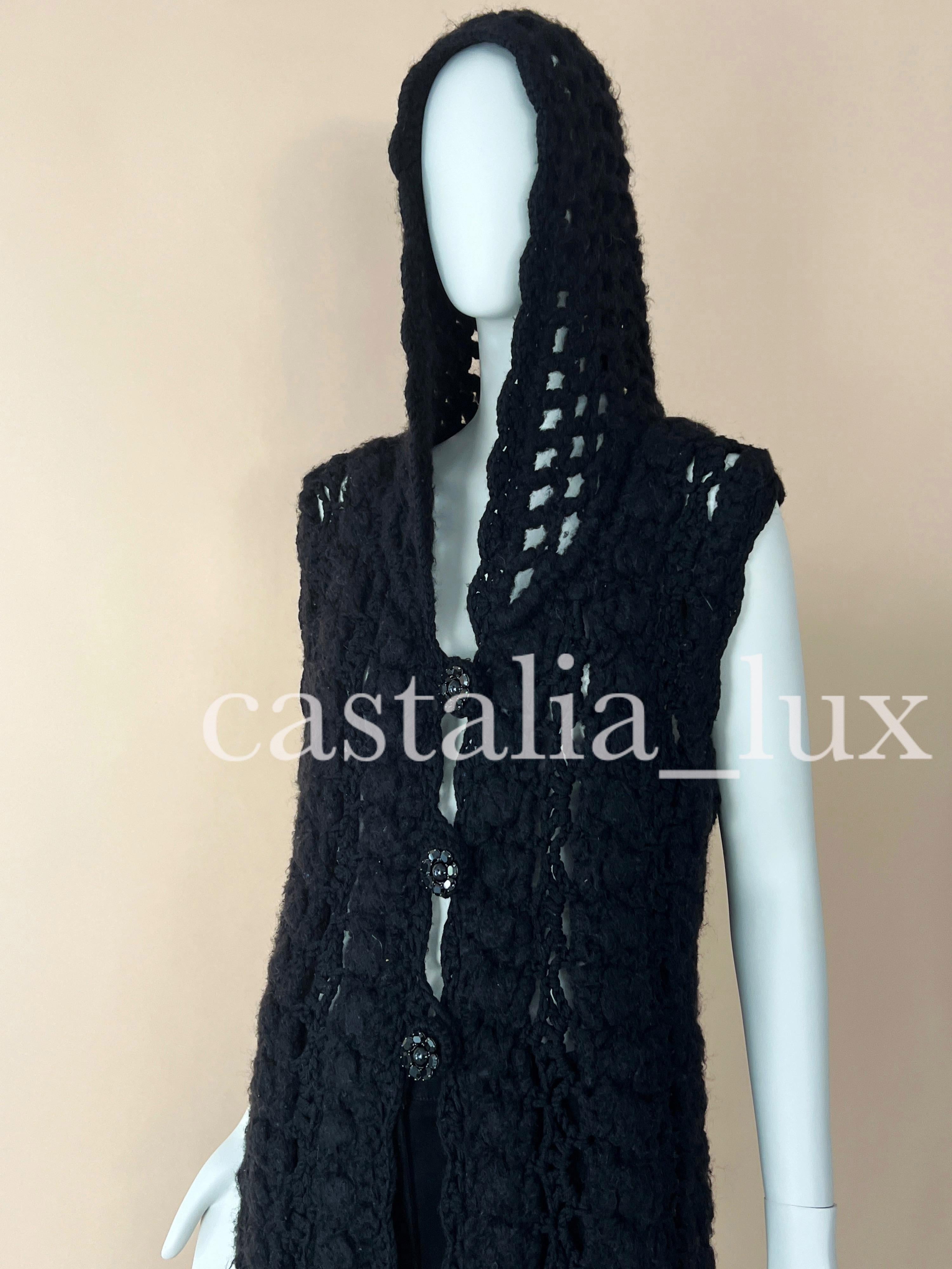 Chanel New CC Jewel Brooch Buttons Cashmere Vest In New Condition For Sale In Dubai, AE