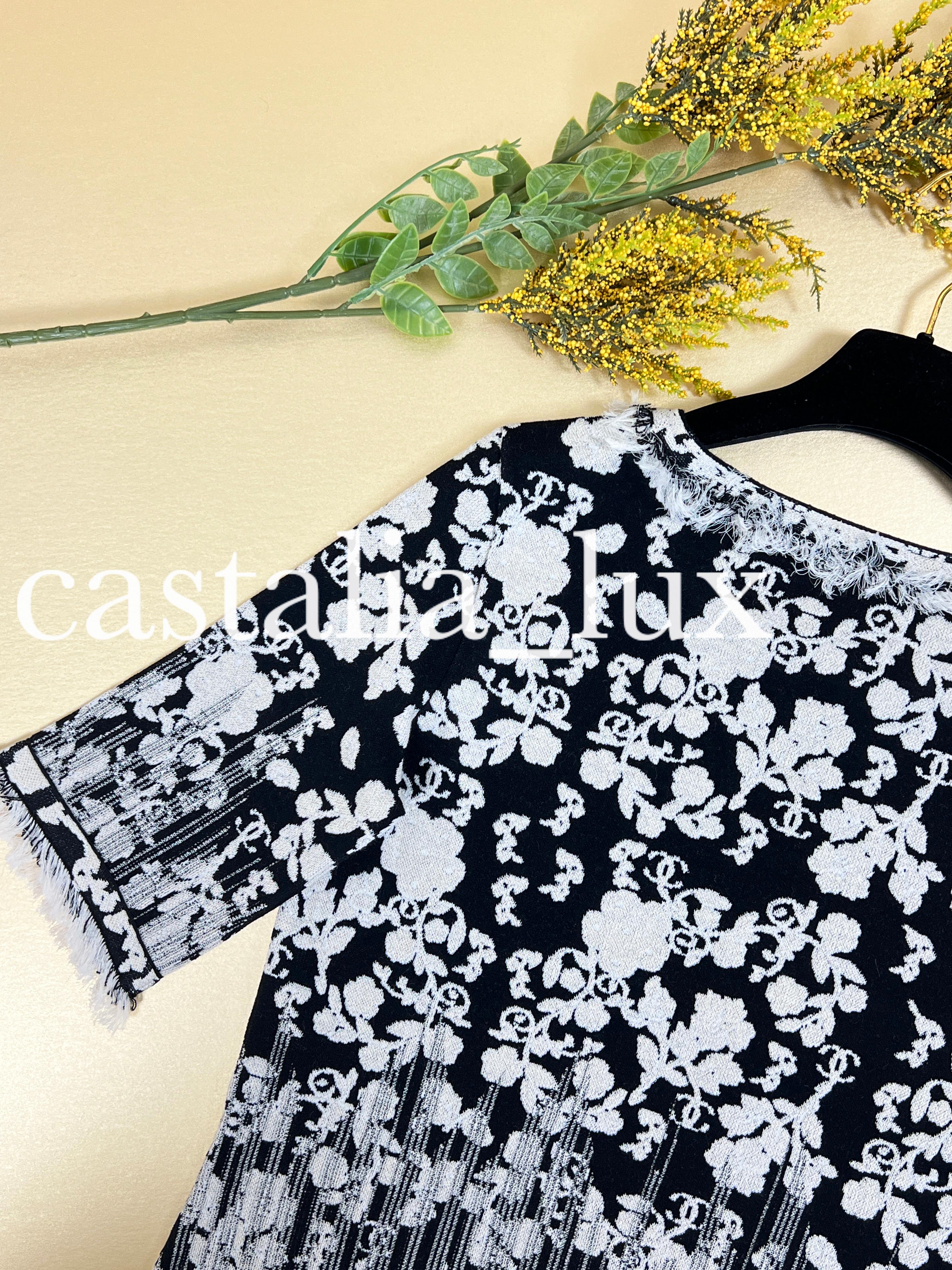 Chanel New CC Logo Camellias Jumper 2