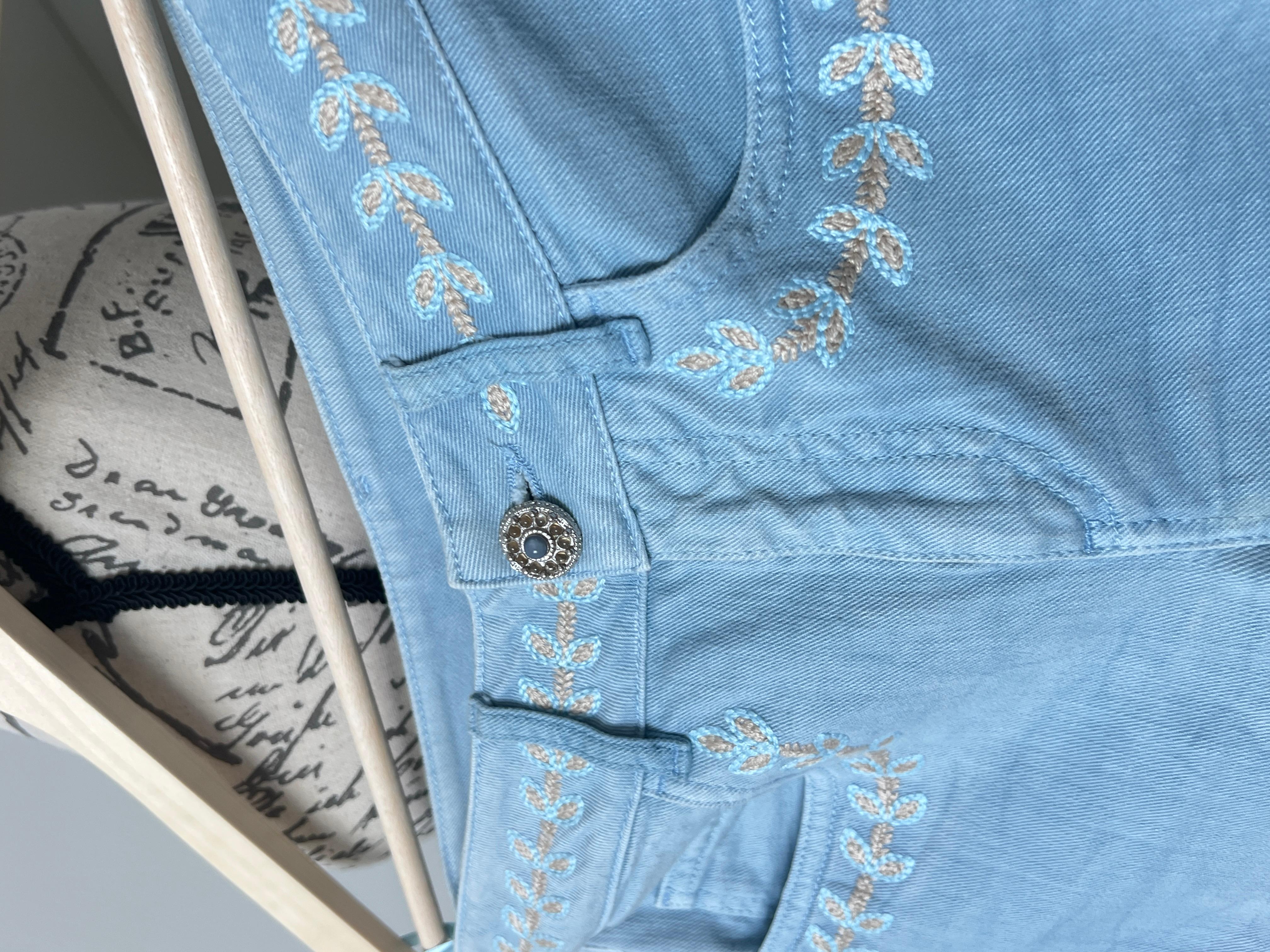 Chanel New CC Logo Embroidery Runway Jeans For Sale 7