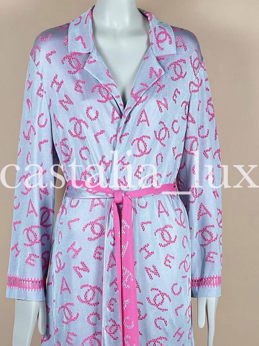 Chanel Superbe veste kimono longue avec logo CC en vente 3
