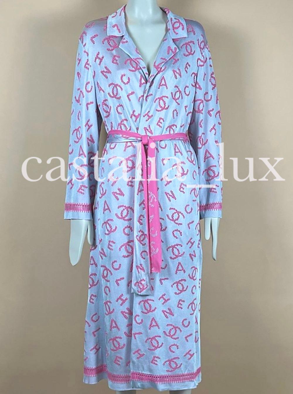 Chanel Superbe veste kimono longue avec logo CC en vente 4