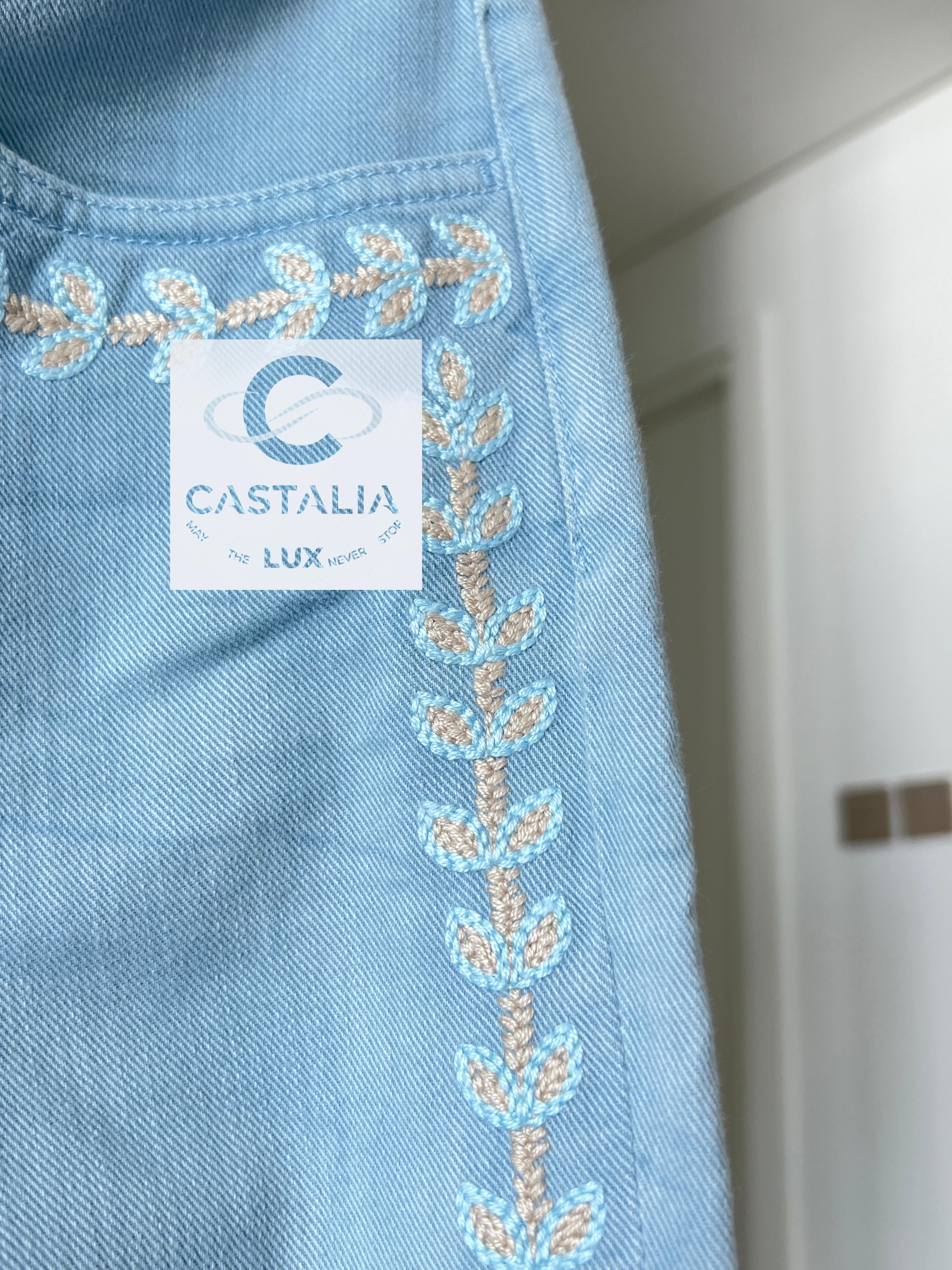 Chanel New CC Logo La Riviera Collection Runway Jeans 34 FR In New Condition For Sale In Dubai, AE