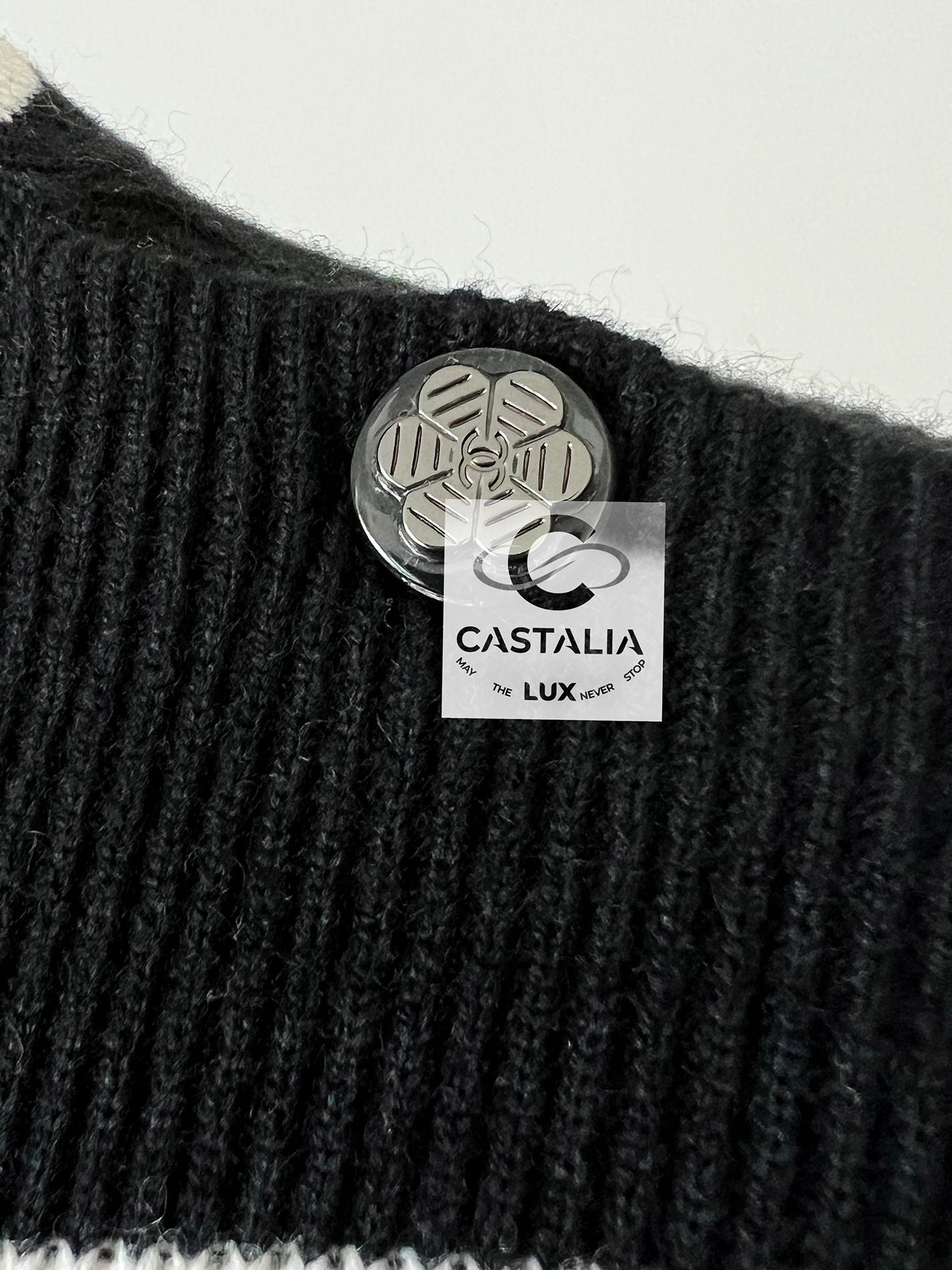 Chanel New CC Logo Runway Cashmere Jumper 40 FR 8