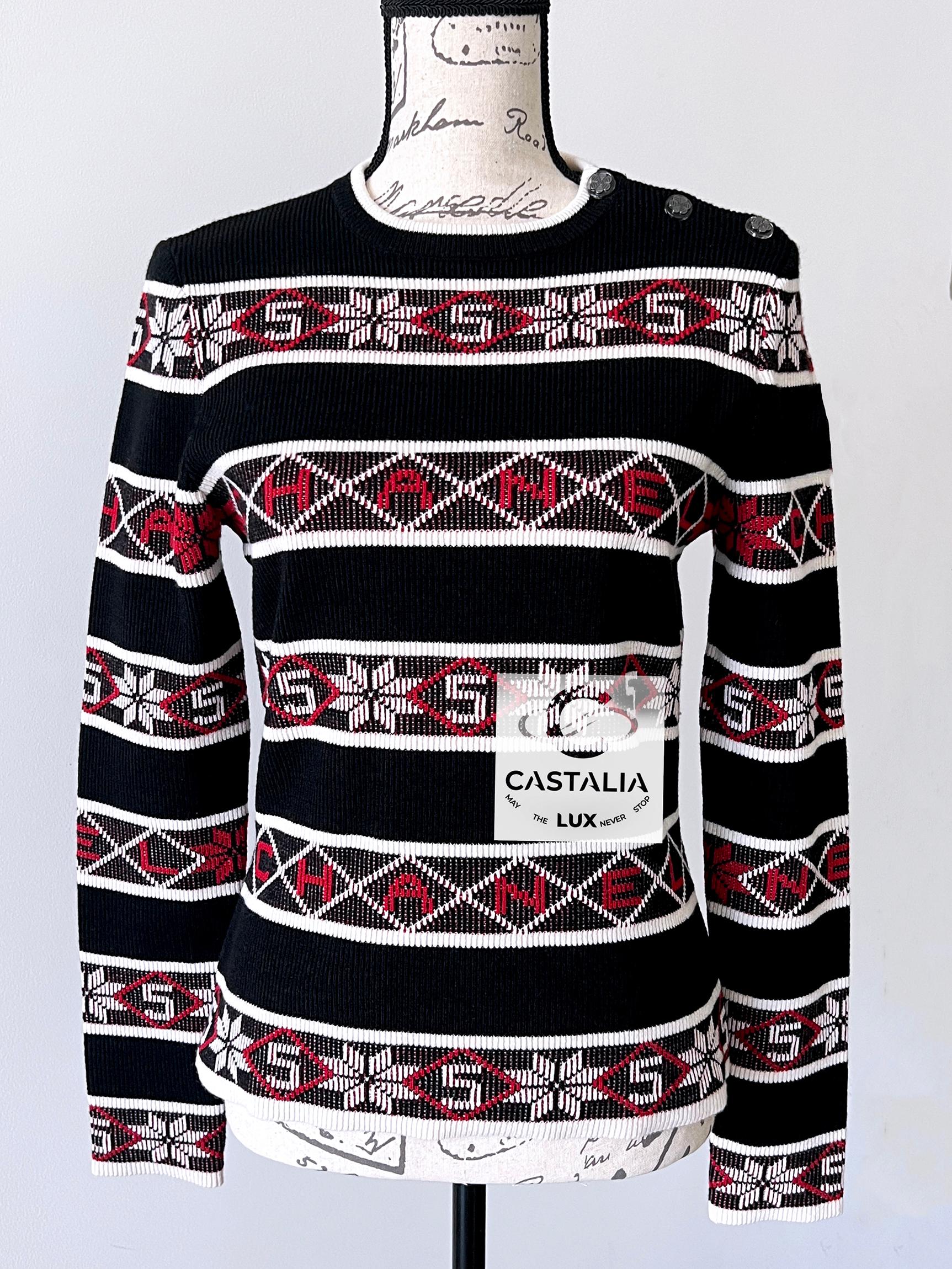 Chanel New CC Logo Runway Cashmere Jumper 40 FR In New Condition In Dubai, AE
