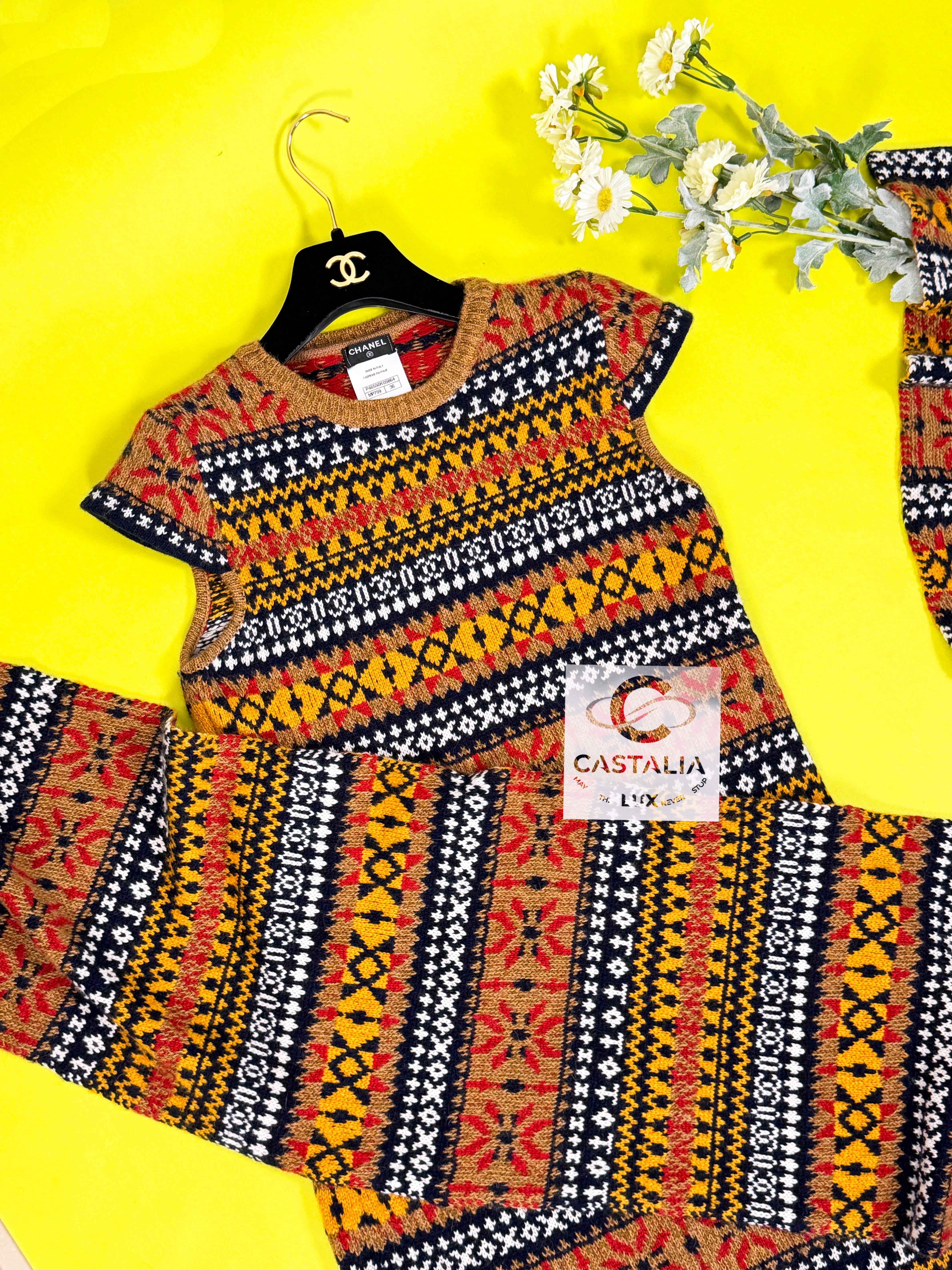 Chanel New CC Logo Runway Maxi Cashmere Dress And Giant Shawl In Excellent Condition In Dubai, AE