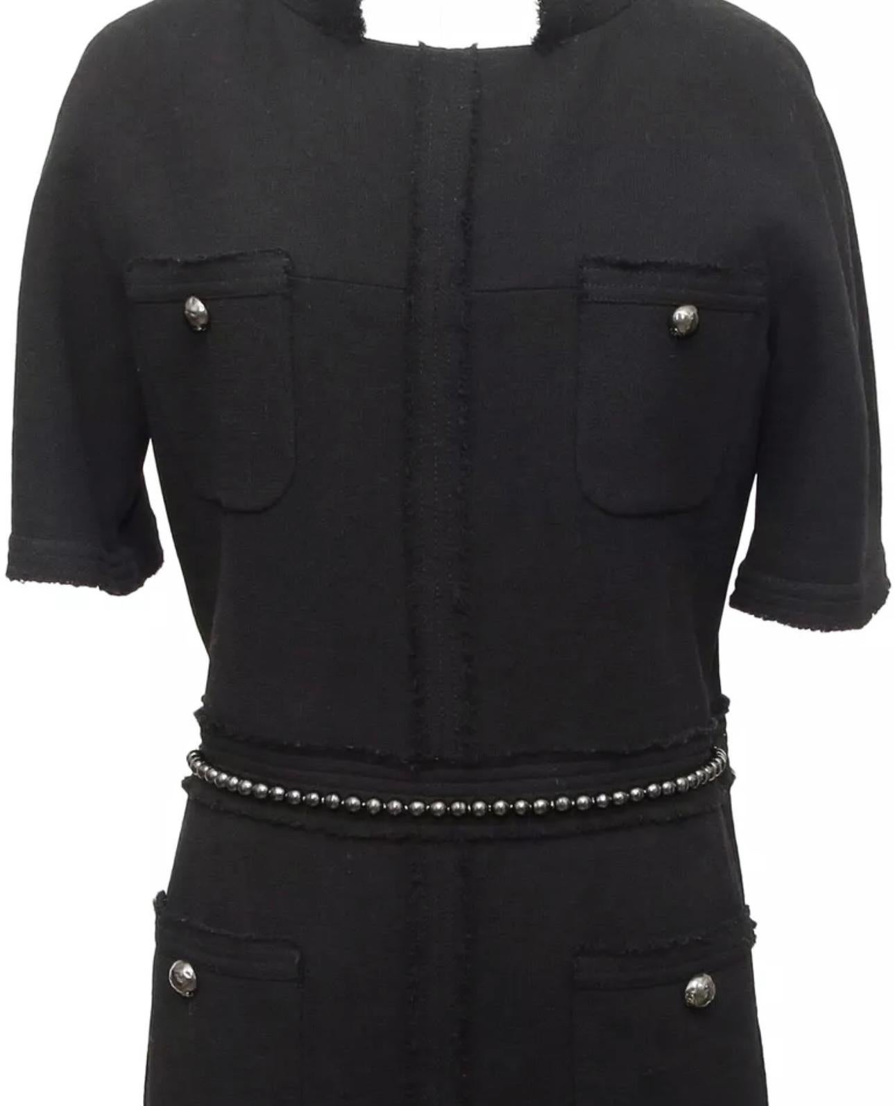 Chanel New CC Pearl Belt Runway Black Tweed Dress Unisexe en vente