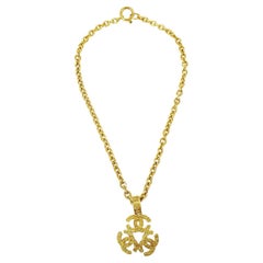 Retro CHANEL NEW CC Textured Charm Gold Metal Chain Link Necklace