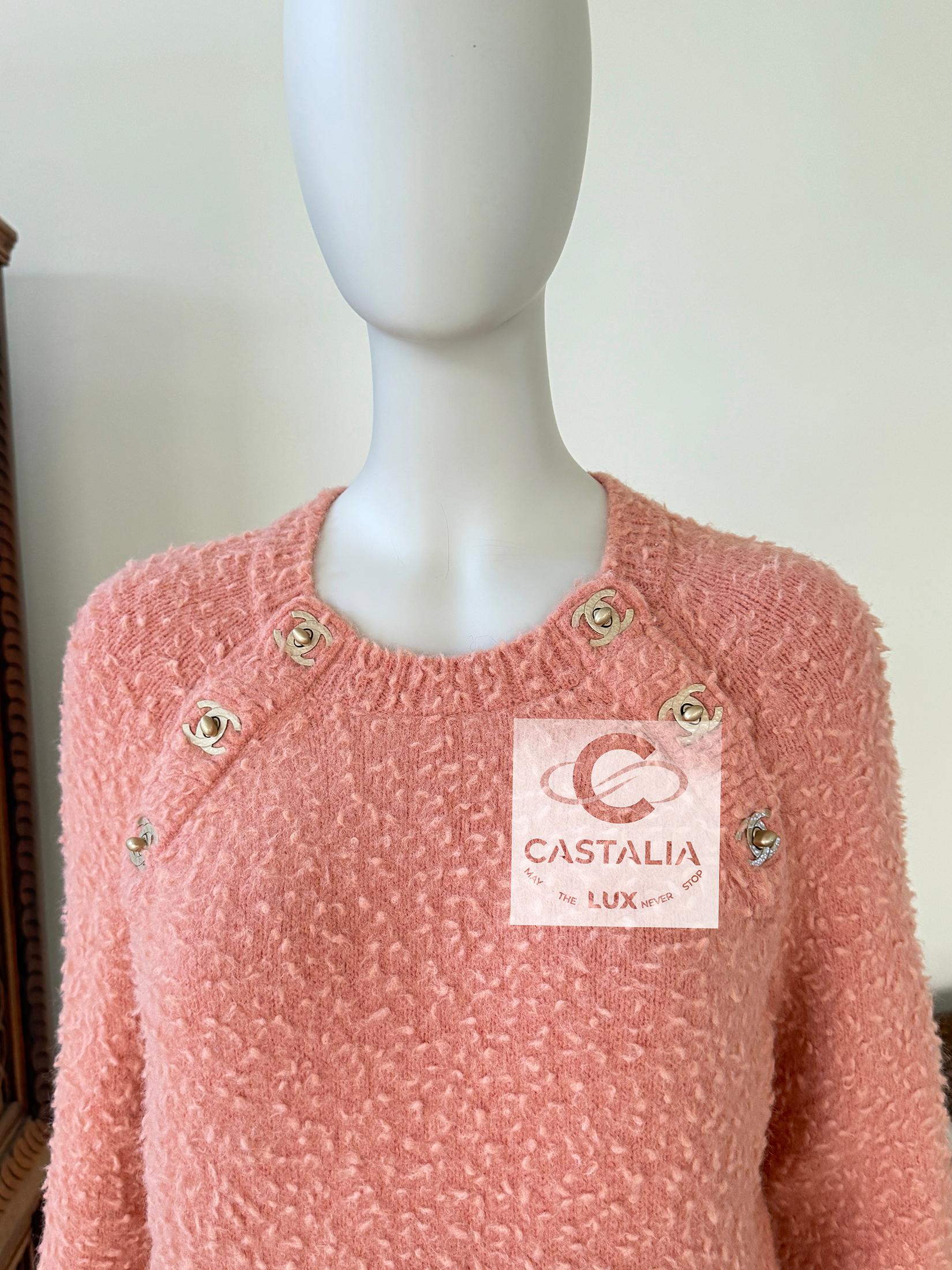 Pink Chanel New CC Turnlock Peach Alpaca Jumper 34 FR For Sale