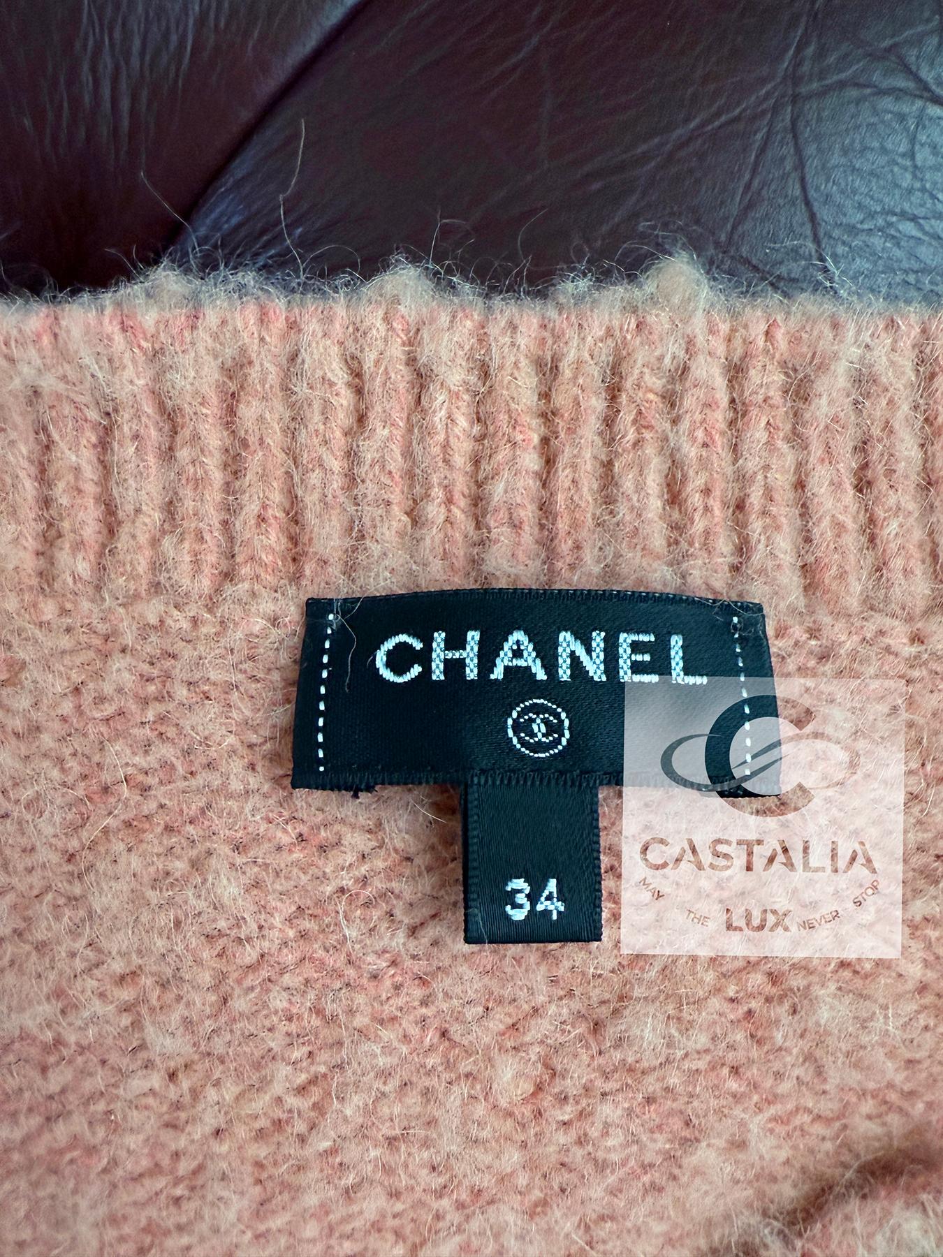 Chanel New CC Turnlock Peach Alpaca Jumper 34 FR For Sale 2