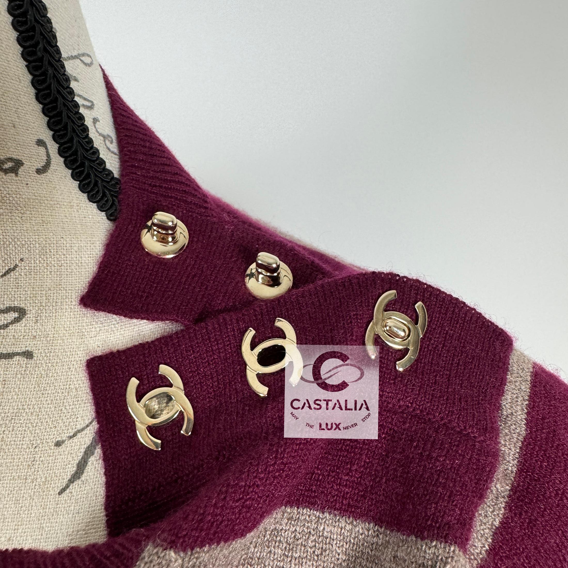 Chanel New CC Turnlocks Burgundy Cashmere Jumper 36 FR For Sale 2