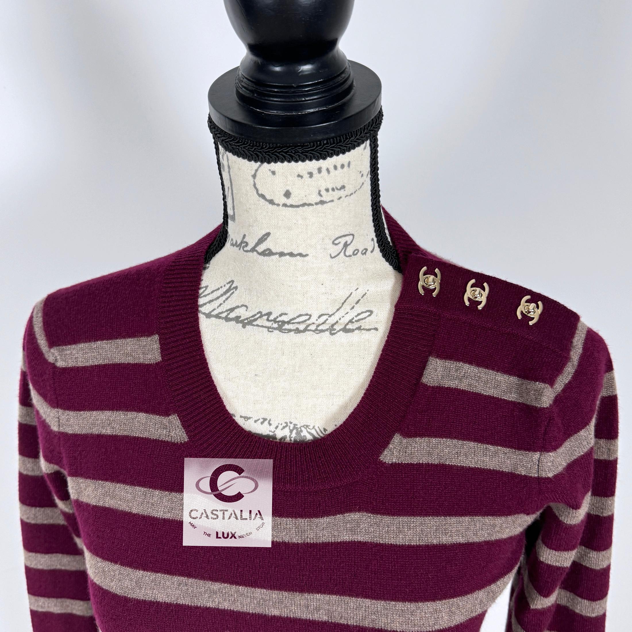 Chanel New CC Turnlocks Burgundy Cashmere Jumper 36 FR For Sale 3