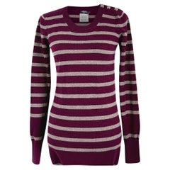 CHANEL Maglione in cashmere bordeaux con chiusure CC Turnlock