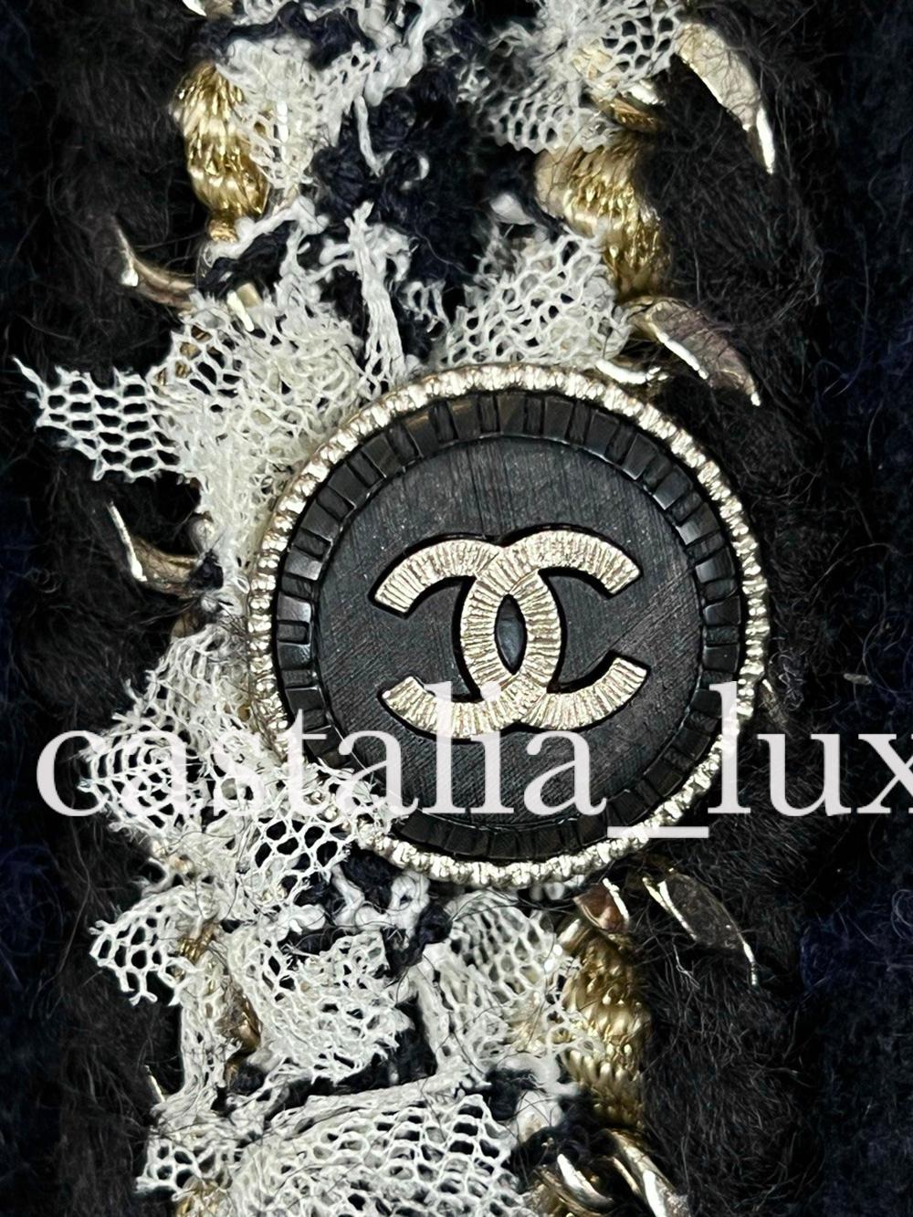 Chanel New Chain Link Trim Black Tweed Jacket (Veste en tweed noir avec bordures en maillons de chaîne) en vente 1