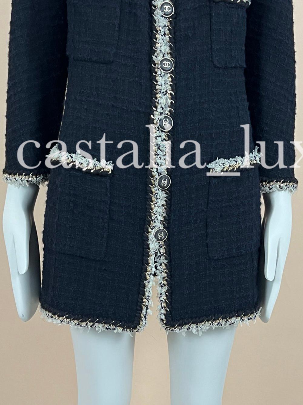 Chanel New Chain Link Trim Black Tweed Jacket (Veste en tweed noir avec bordures en maillons de chaîne) en vente 4