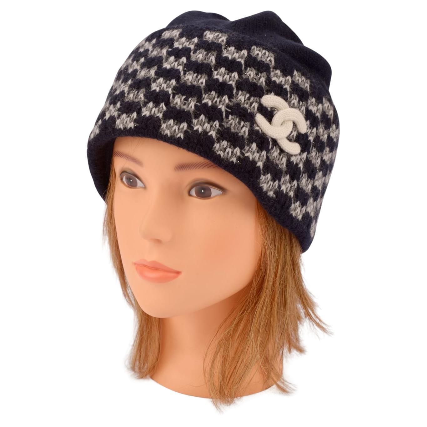 Chanel New Checkered Cashmere Beanie (Bonnet en cachemire à carreaux) en vente