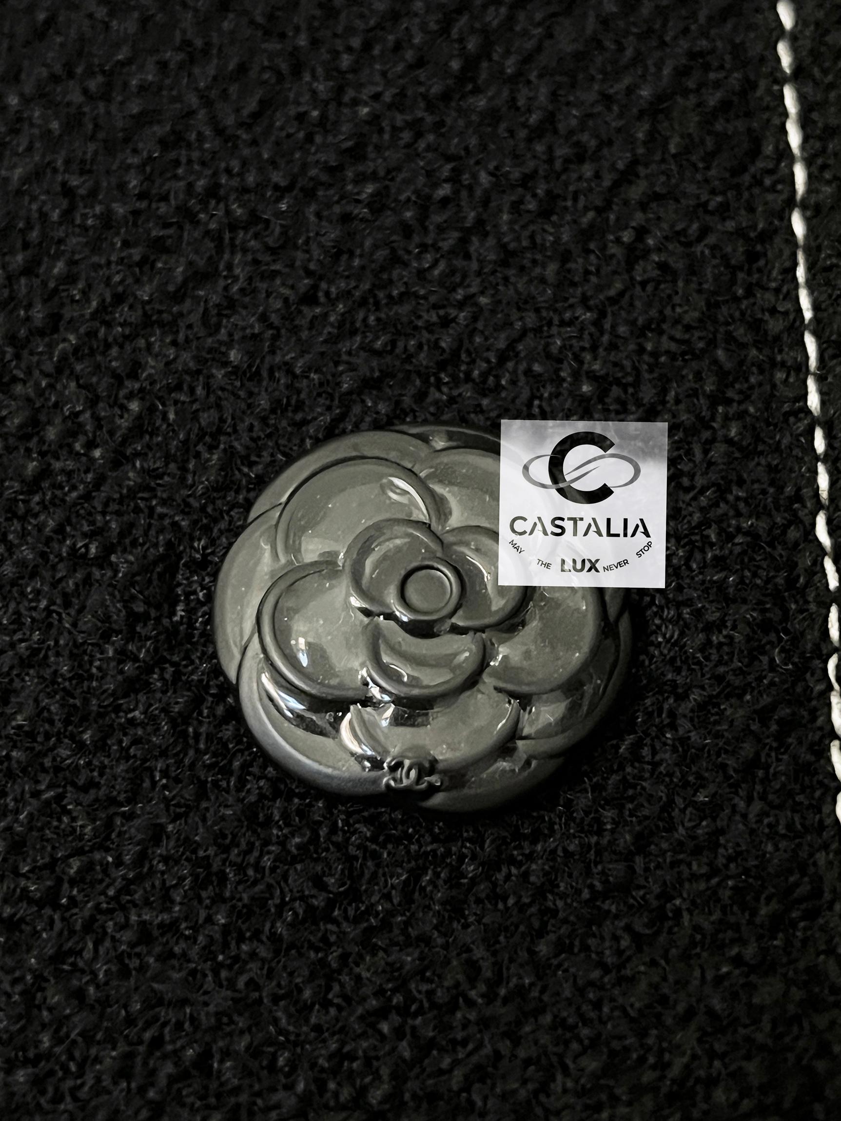 Chanel Neue Coco Brasserie Schwarze Tweed-Jacke aus Tweed 38 FR im Angebot 8