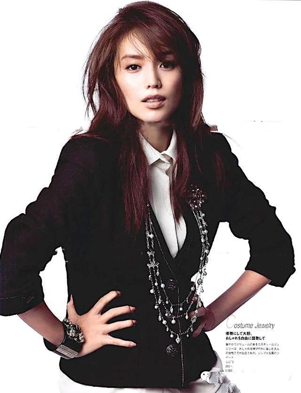 Chanel Neue Coco Brasserie Schwarze Tweed-Jacke aus Tweed 38 FR im Angebot 1