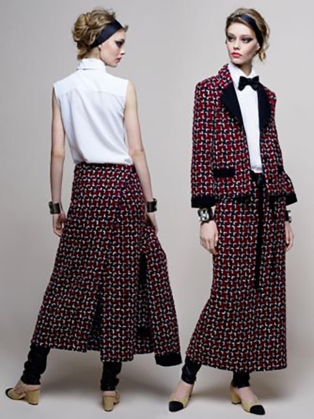 CHANEL Coco Chanel Brasserie Nueva Chaqueta de tweed burdeos 42 FR en venta 12