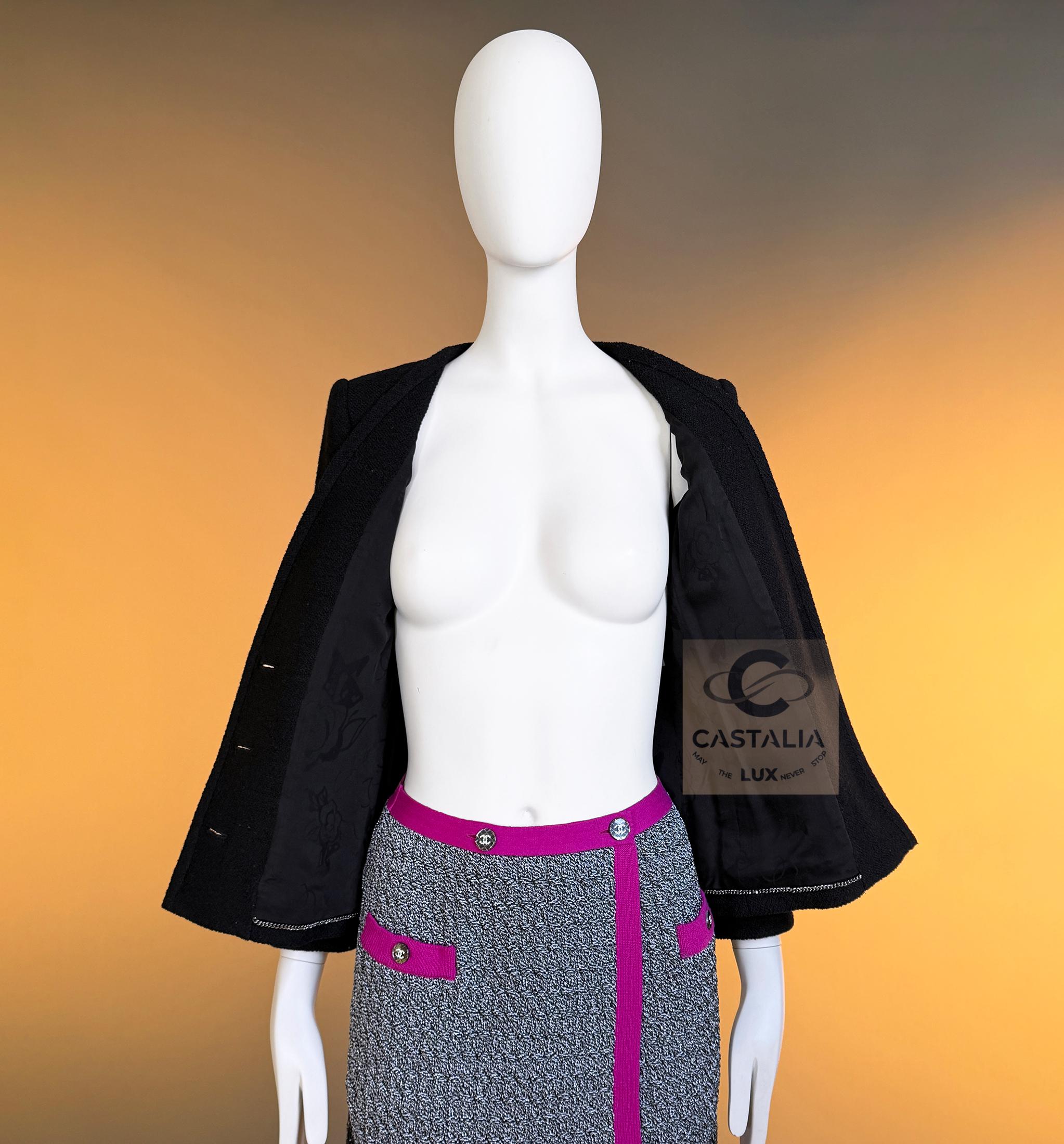 CHANEL New COCO Brasserie Timeless Black Tweed Jacket 36 FR en vente 13