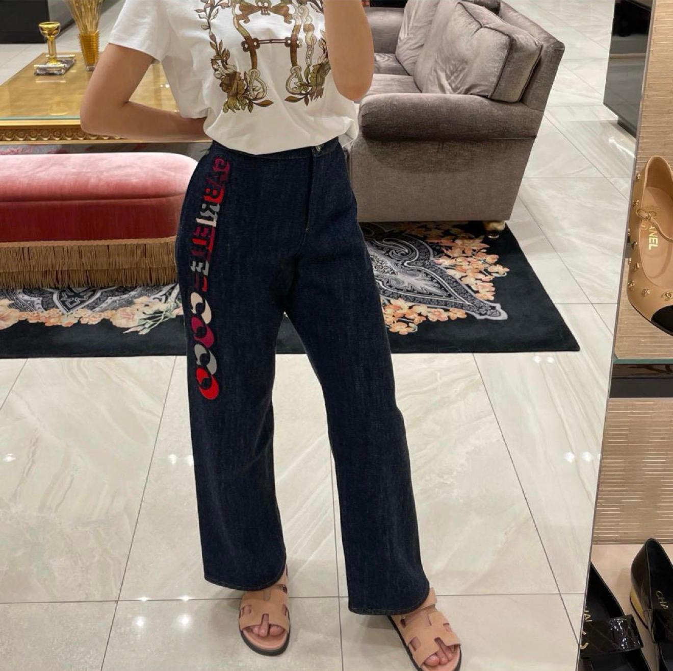 CHANEL New COCO Gabrielle Stickerei Jeans 36 FR im Angebot 1