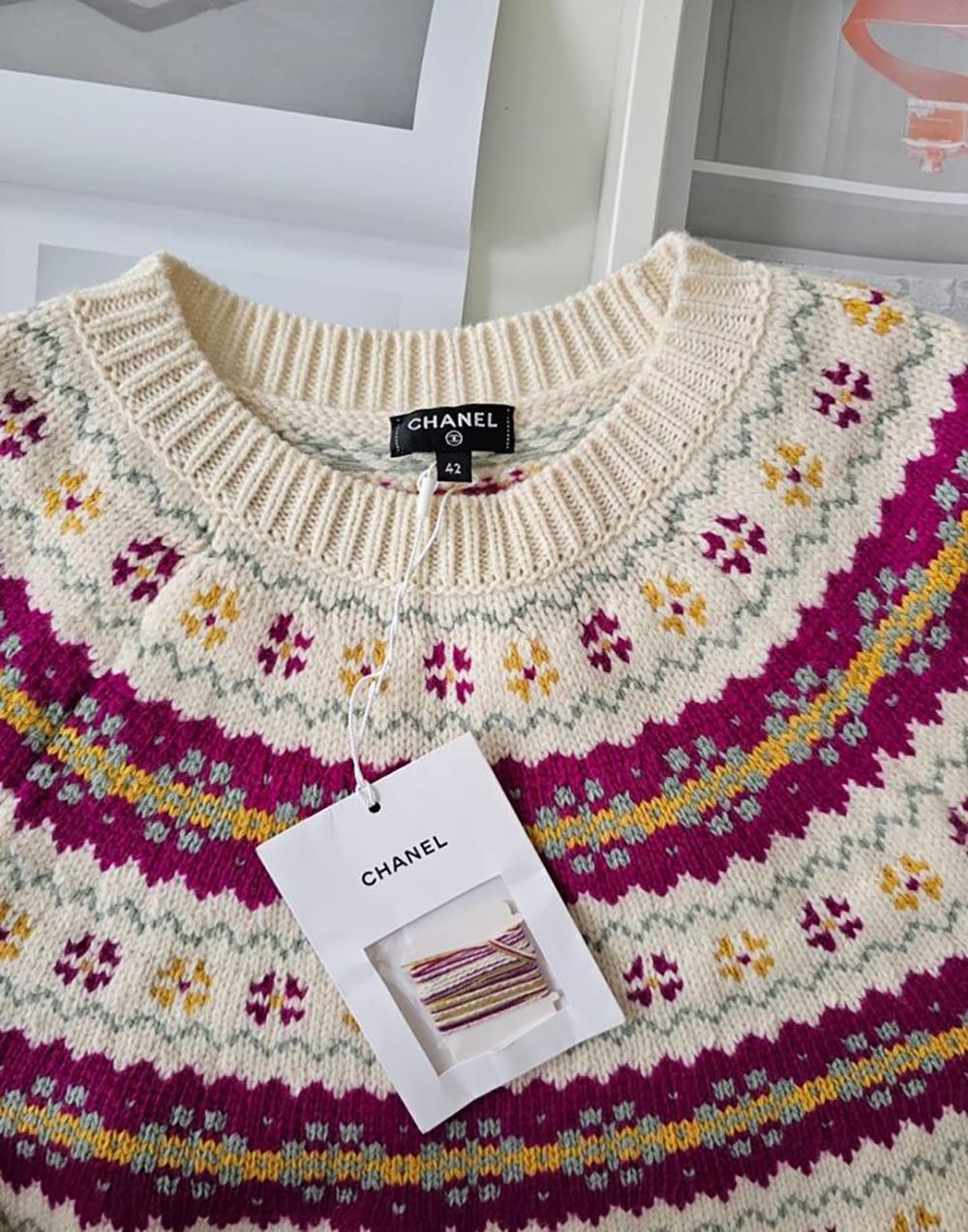 Chanel New Coco Neige Jumper In New Condition In Dubai, AE