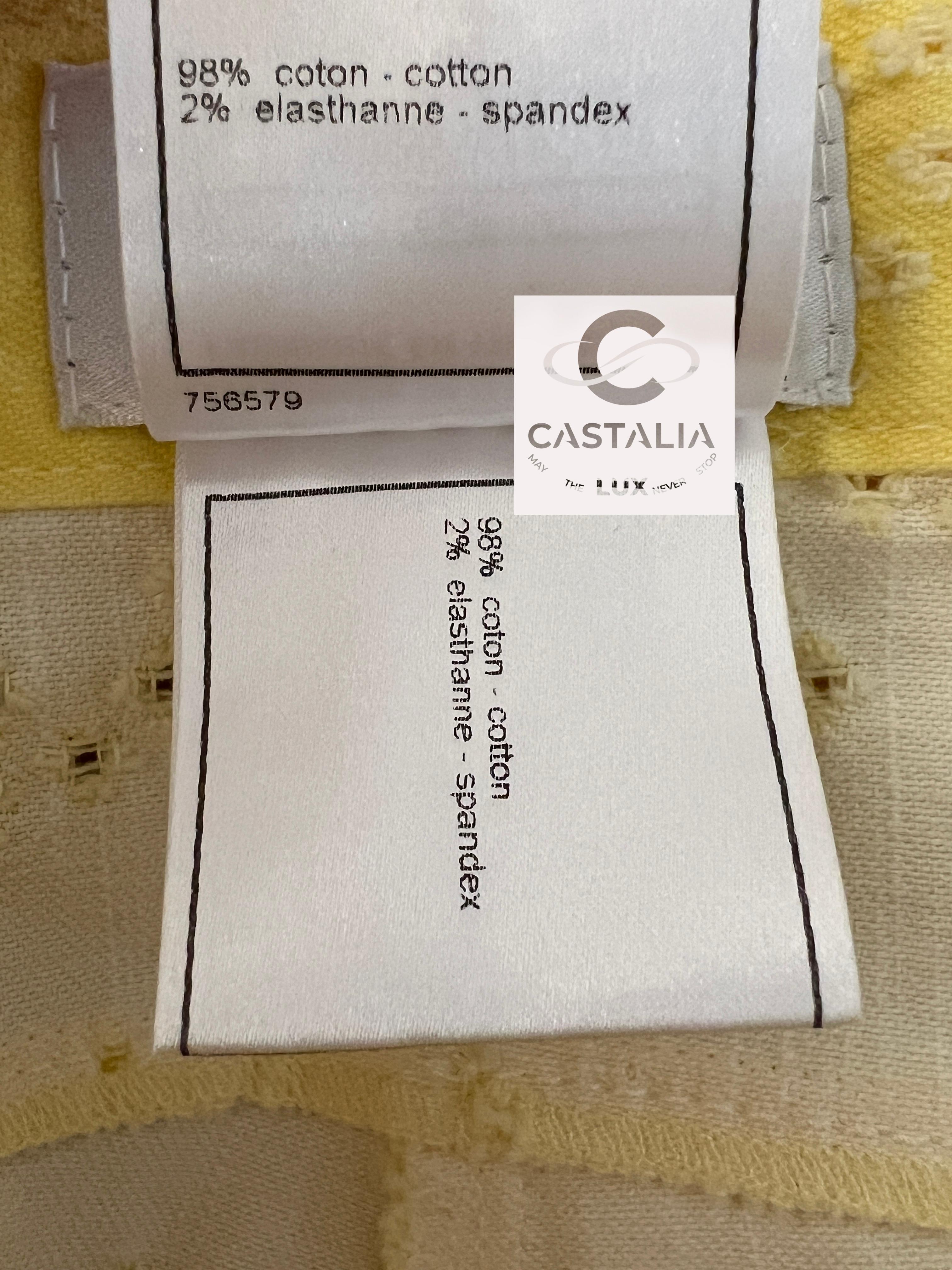 Chanel - Short en jean jaune avec logo CC, neuf, 36 FR en vente 6