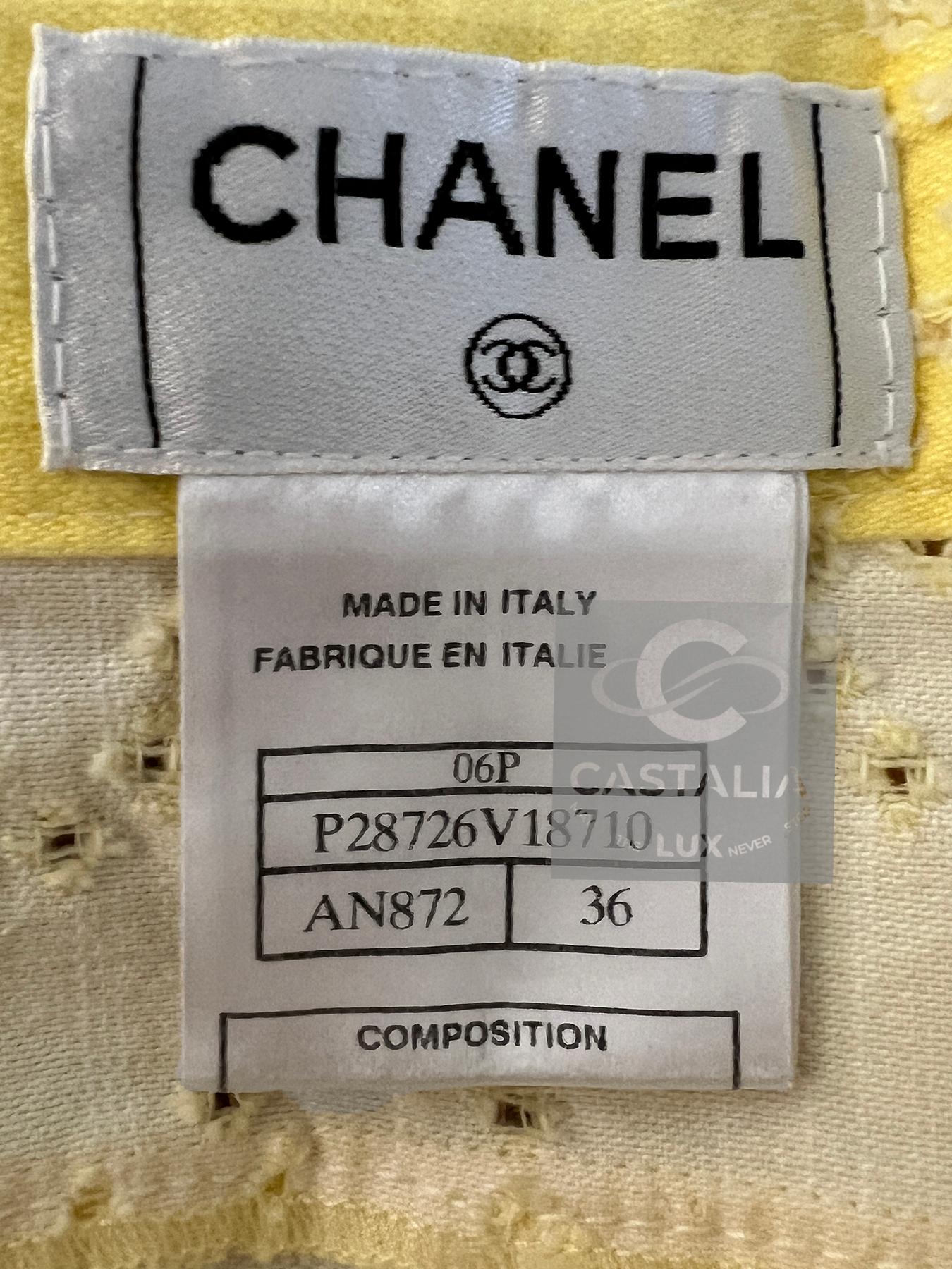 Chanel - Short en jean jaune avec logo CC, neuf, 36 FR en vente 6