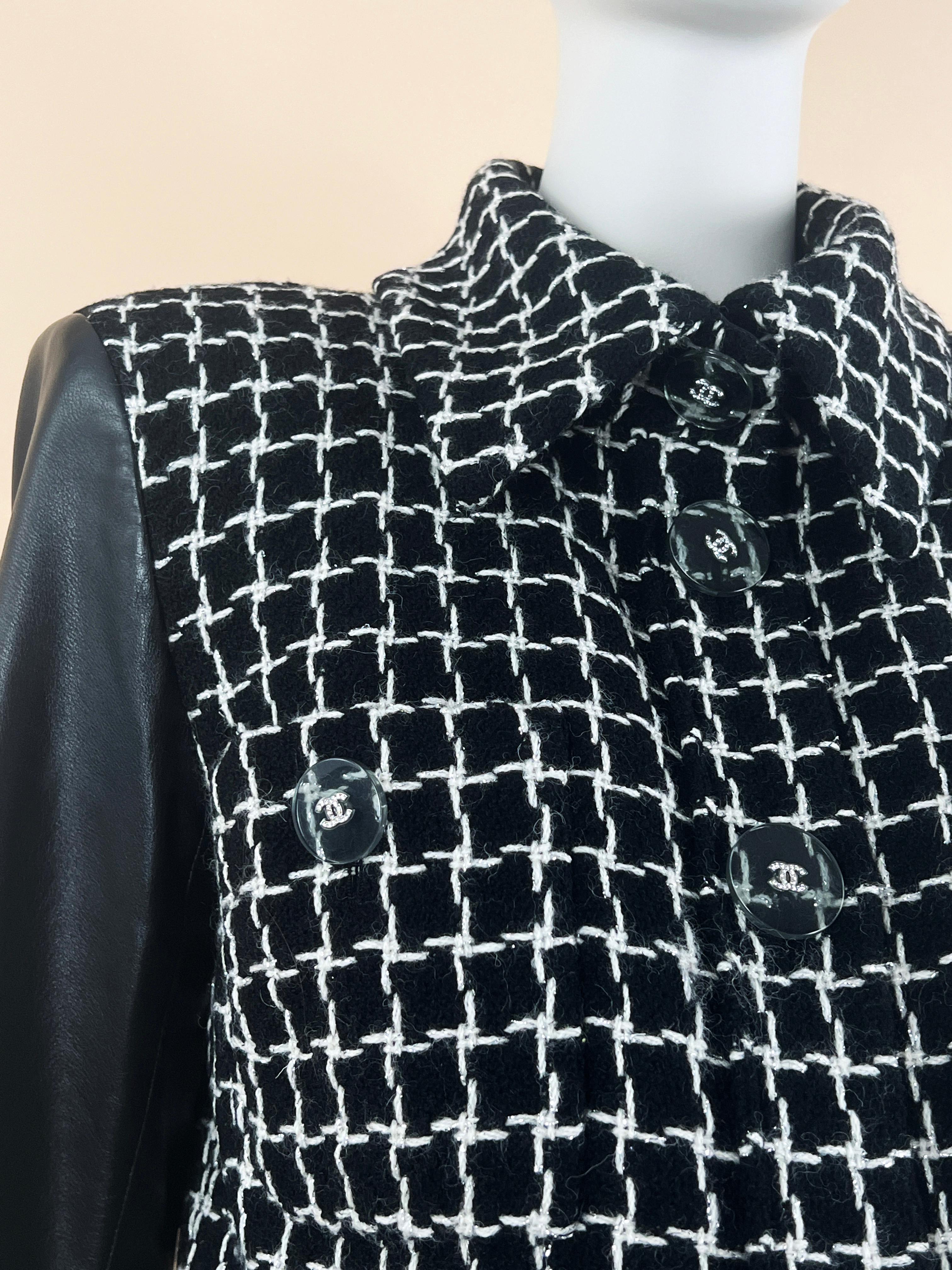 Chanel New Cosmopolite Lesage Tweed Jacket en vente 6