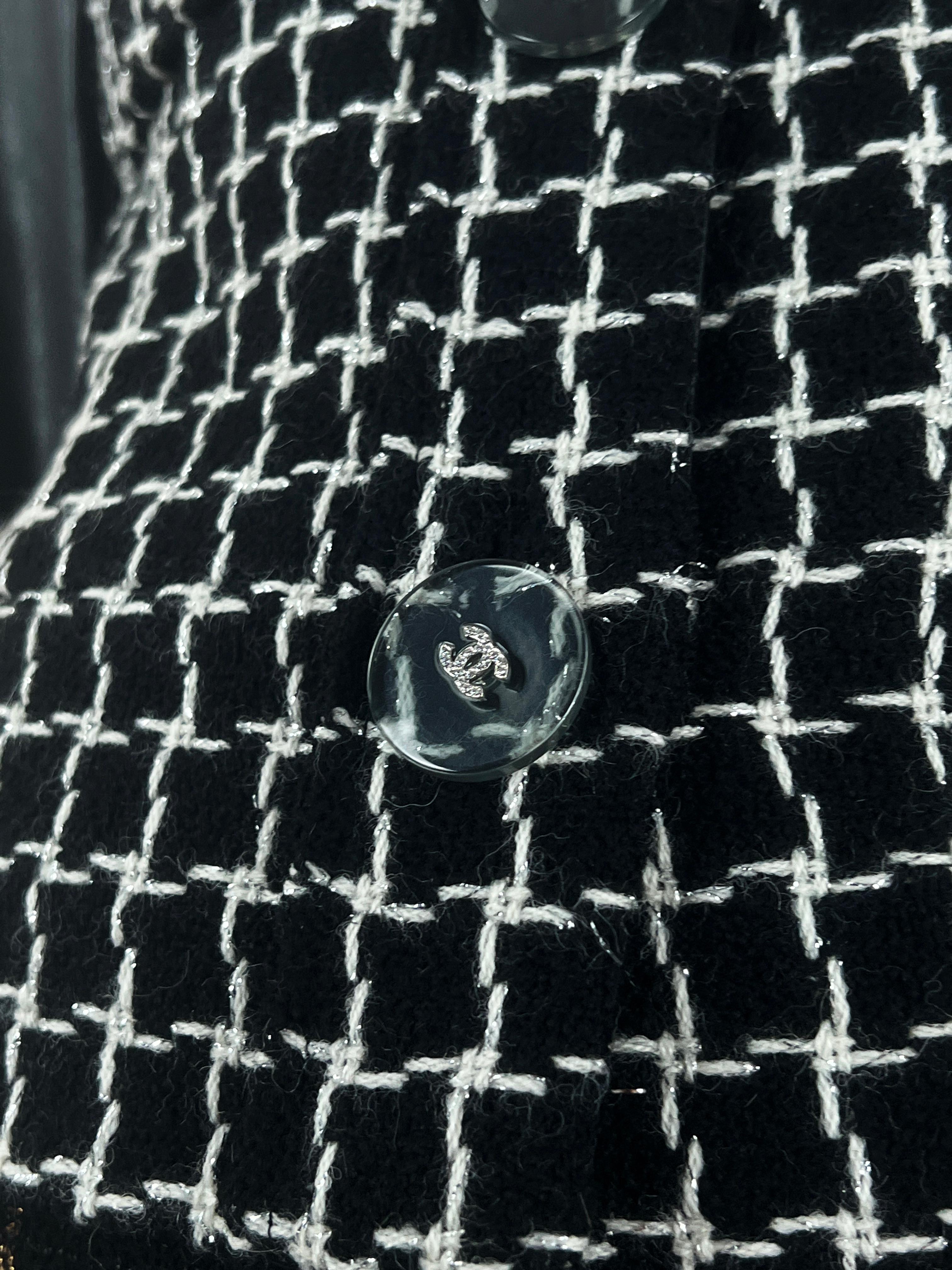 Chanel New Cosmopolite Lesage Tweed Jacket en vente 7