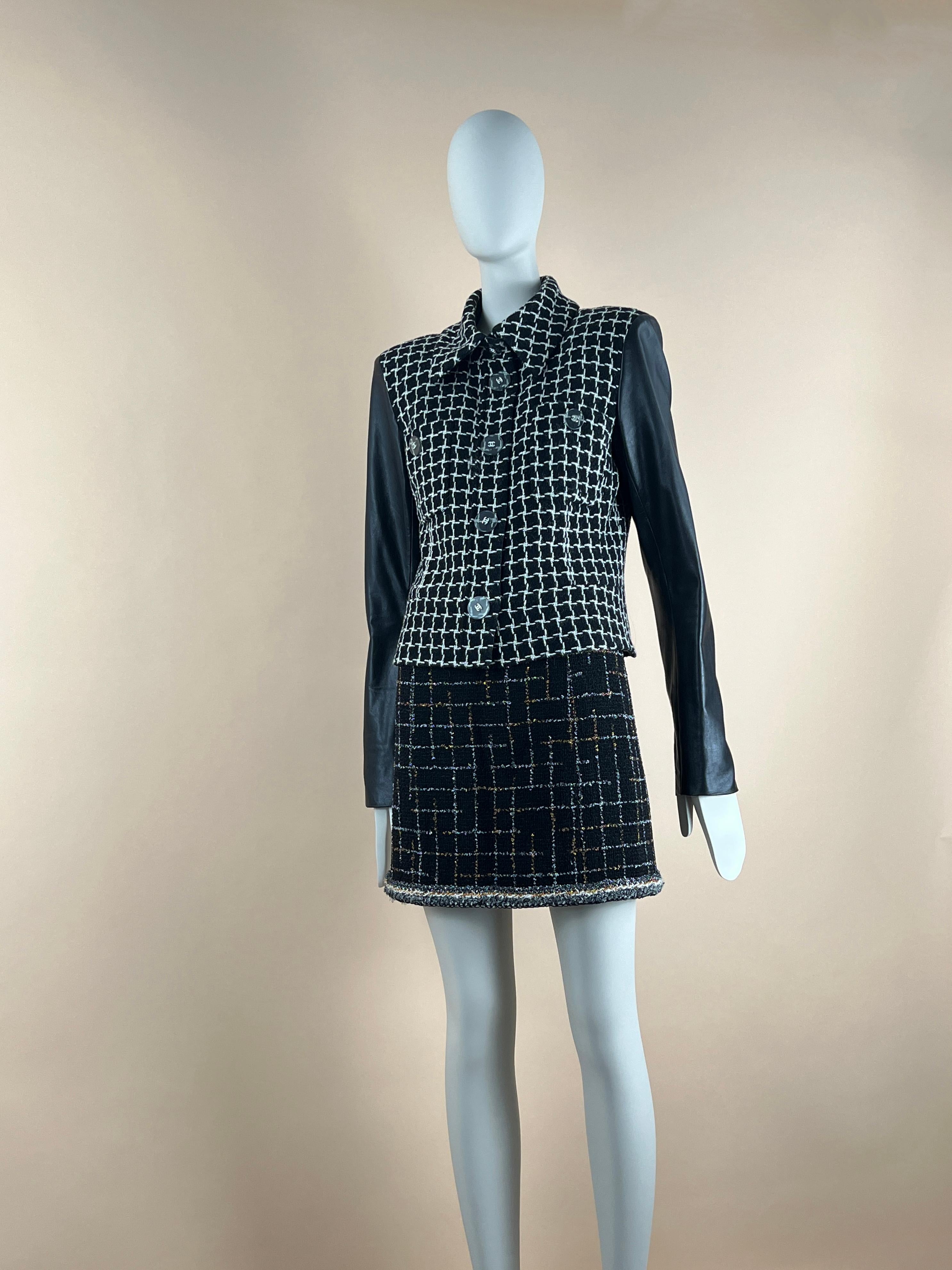 Chanel New Cosmopolite Lesage Tweed Jacket en vente 11