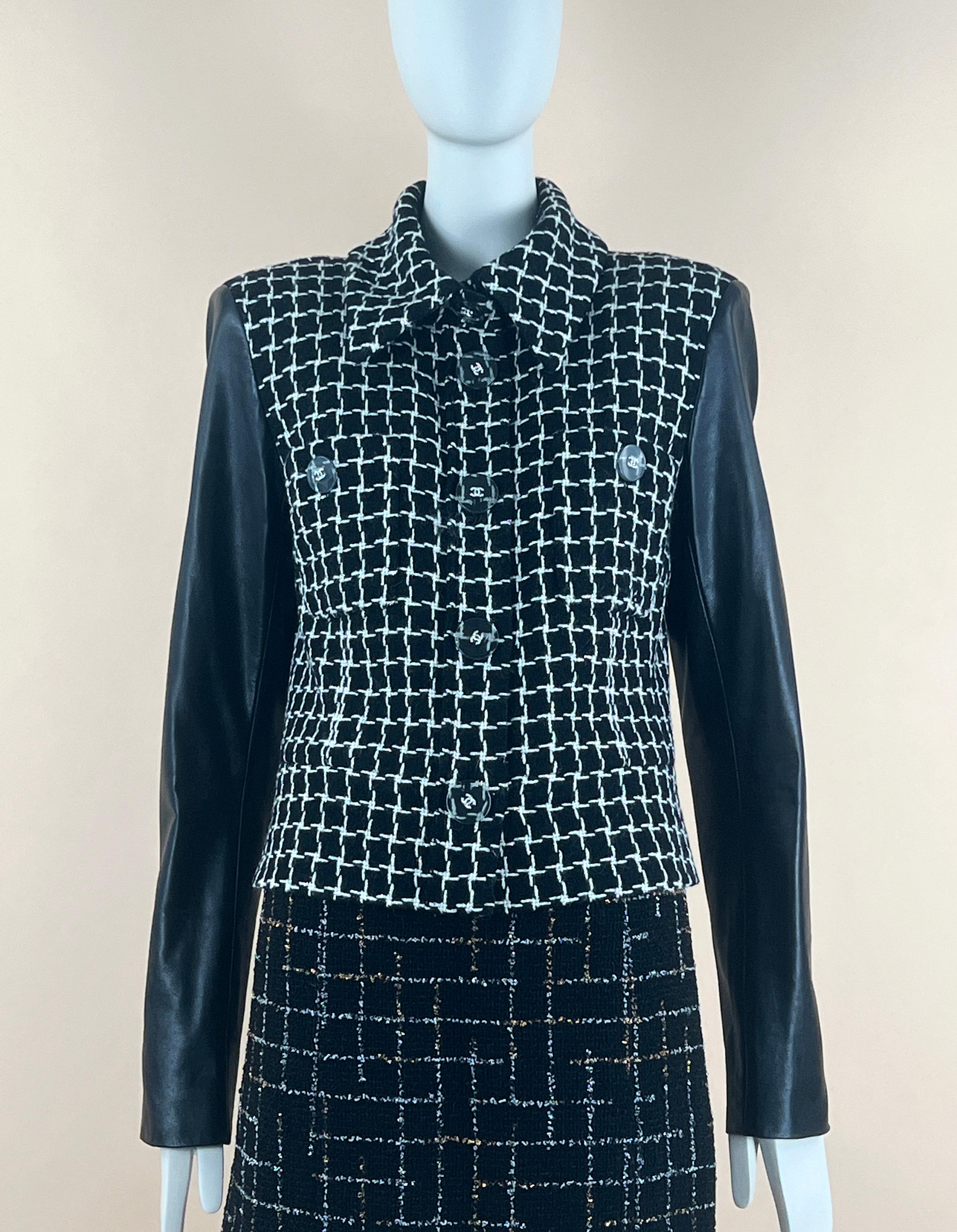 Chanel New Cosmopolite Lesage Tweed Jacket en vente 1