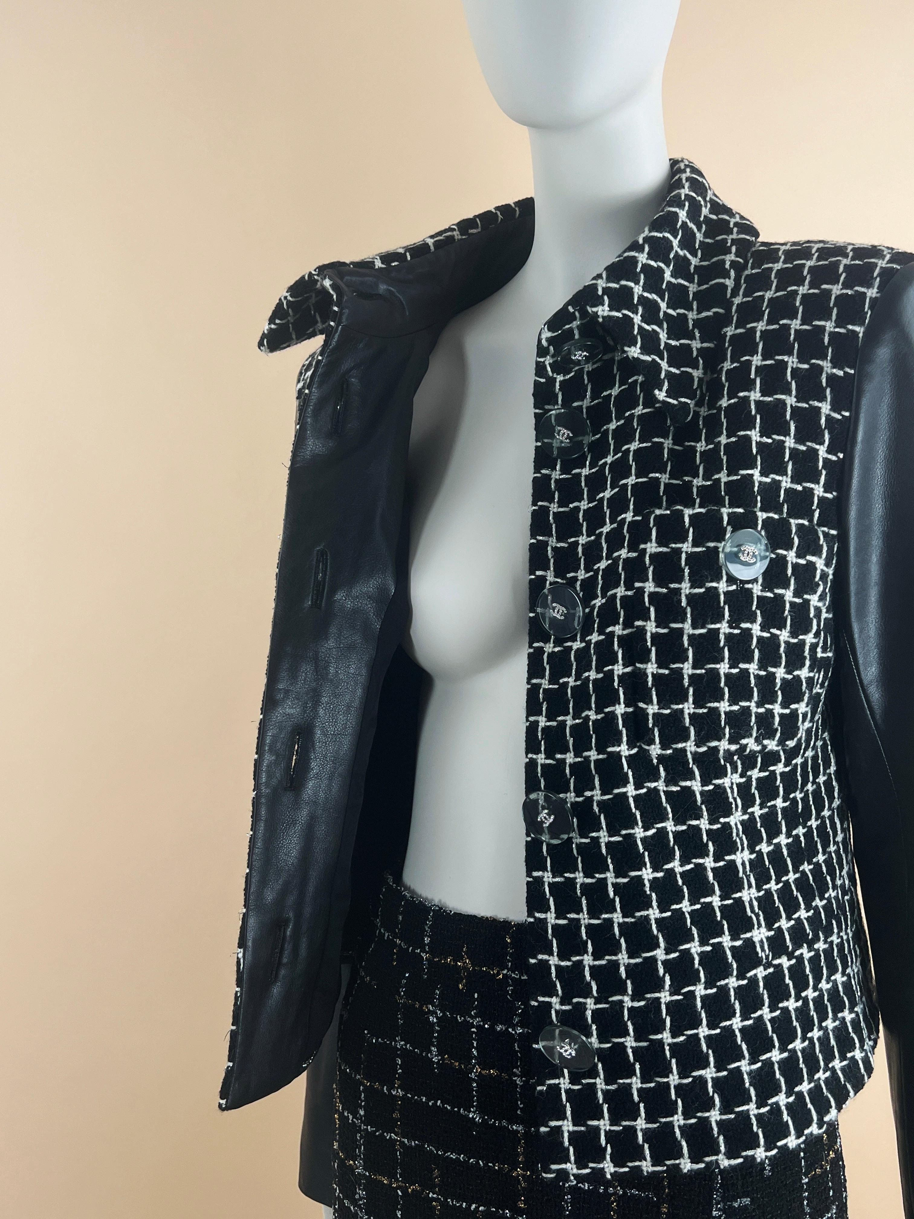 Chanel New Cosmopolite Lesage Tweed Jacket en vente 3