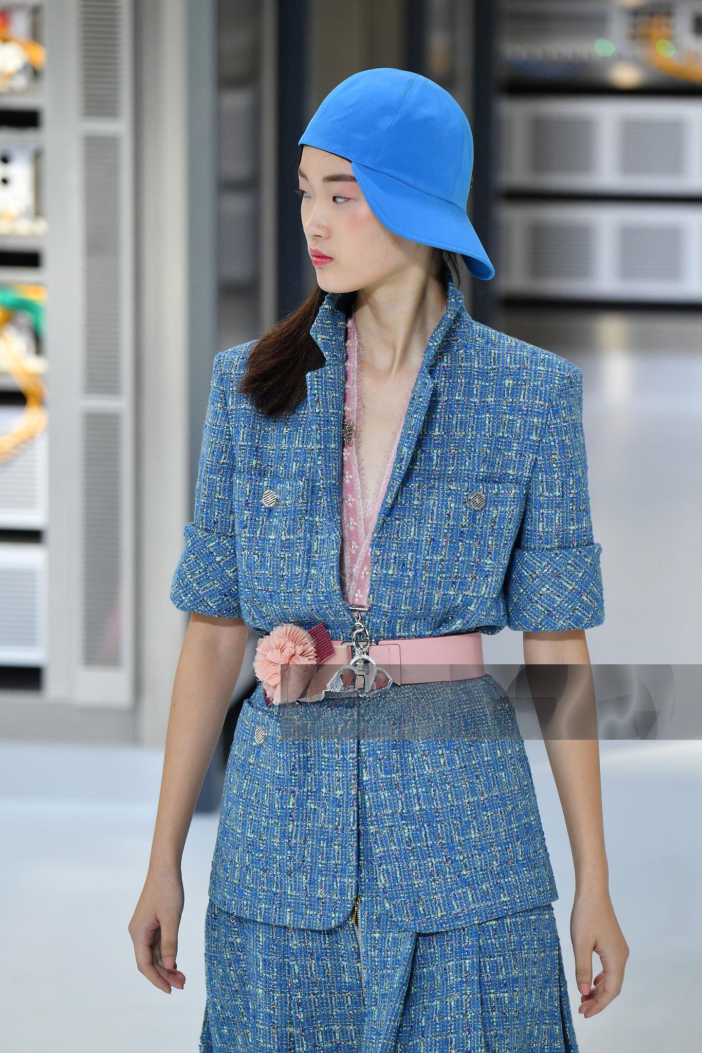 Blu Chanel Nuovo Rinascimento Digitale Giacca in tweed blu 42 FR in vendita