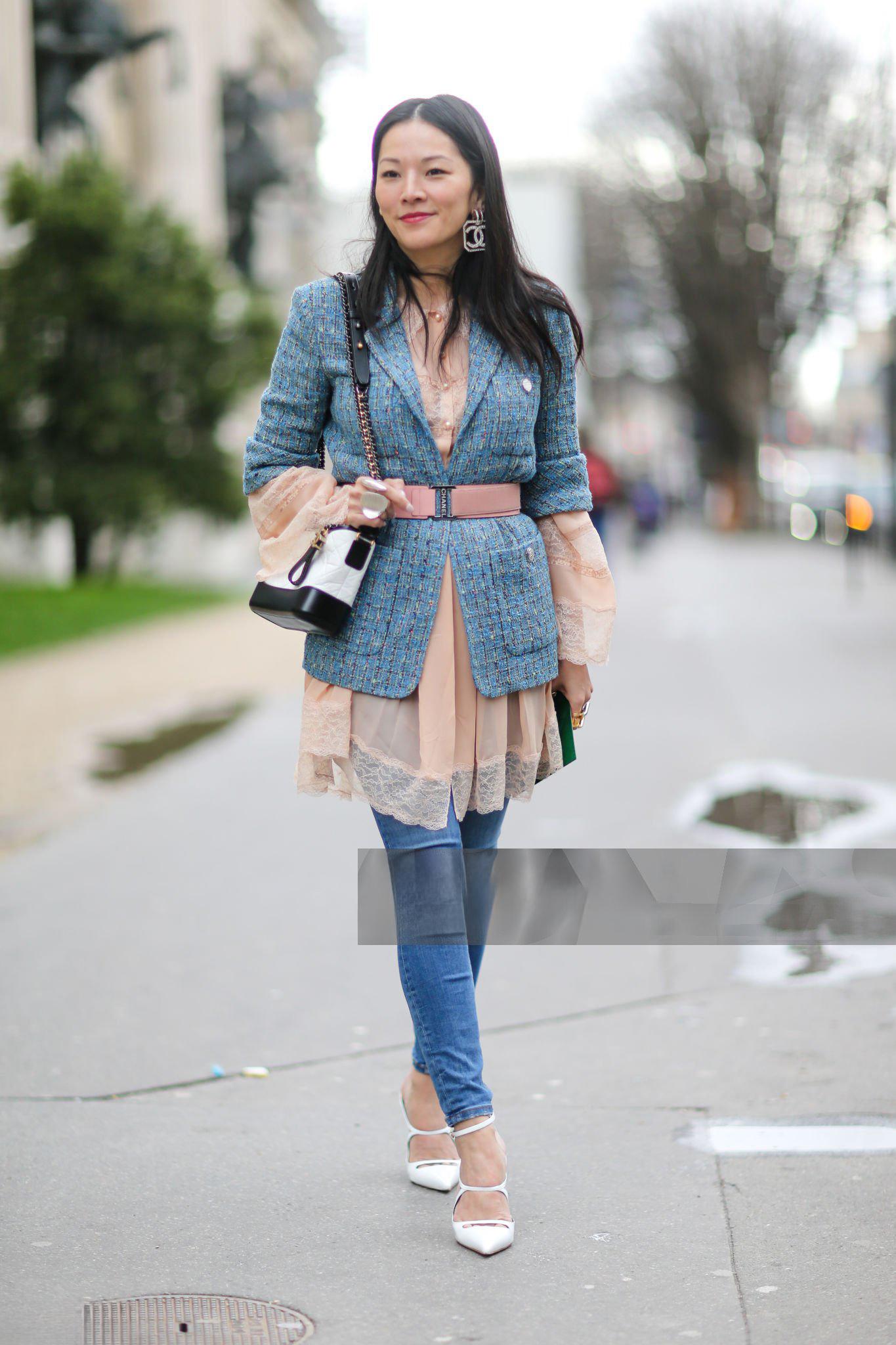 Chanel Nuovo Rinascimento Digitale Giacca in tweed blu 42 FR In condizioni Nuovo in vendita a Dubai, AE