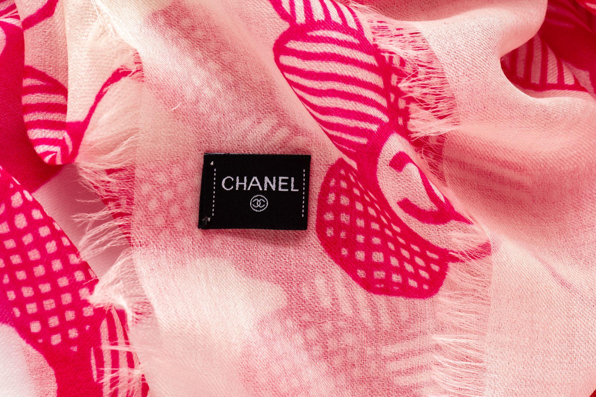 Chanel New Fuchsia Camellia Shawl In New Condition In West Hollywood, CA