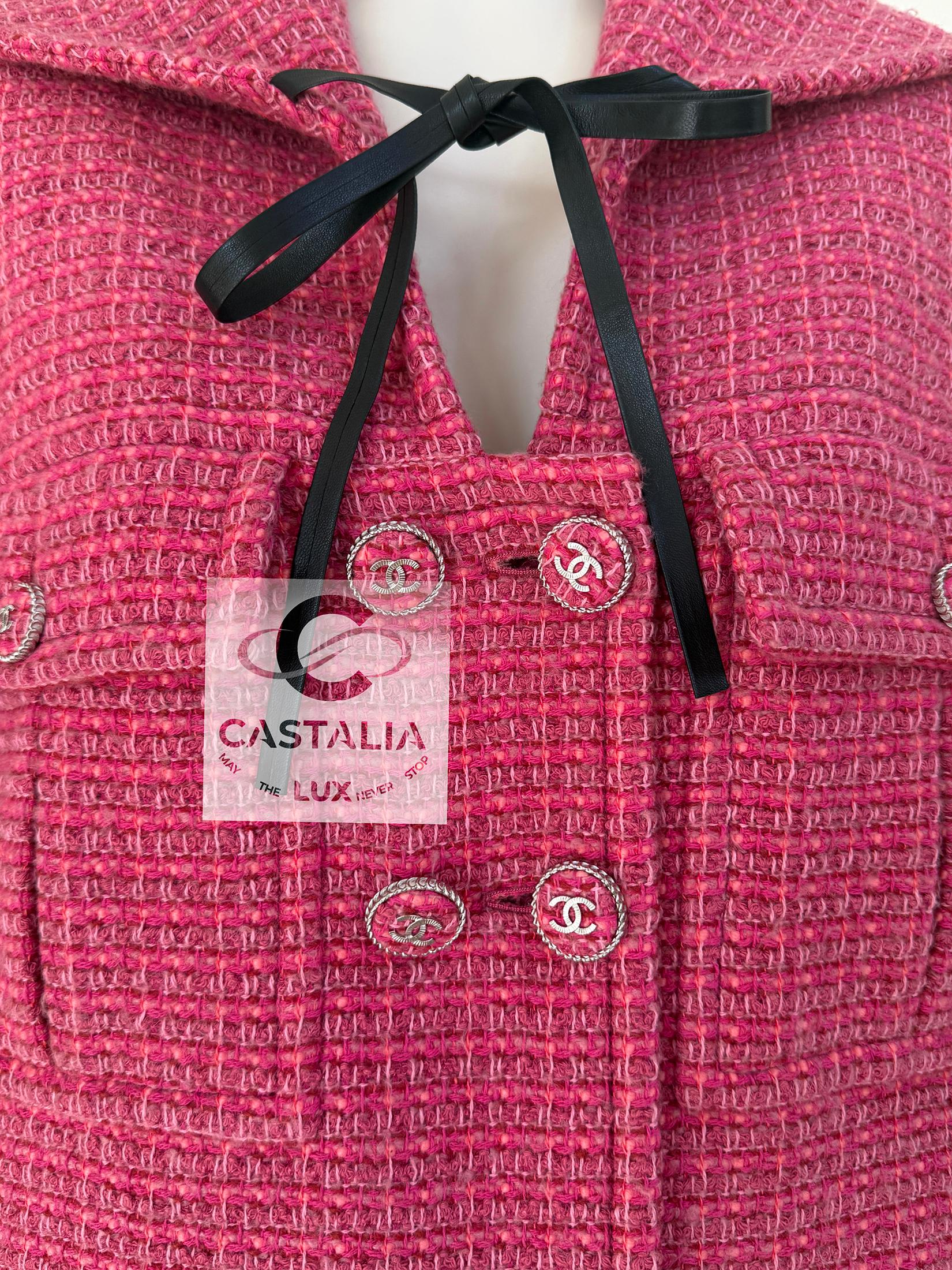 Chanel New Globalization Runway Pink Tweed Jacket with Bow 46 FR 7